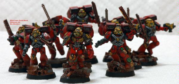 11728_sm-Marines%20Blood%20Angels%20Assault%20Scenic%20Bases%20Red%20Action%20Chainsword%20Weathered.jpg