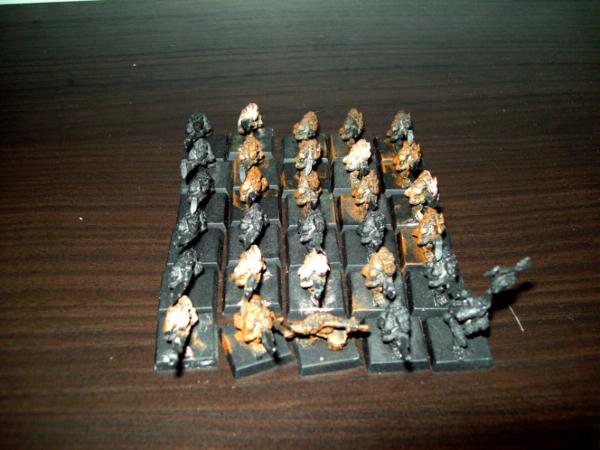 38 skaven slaves, with