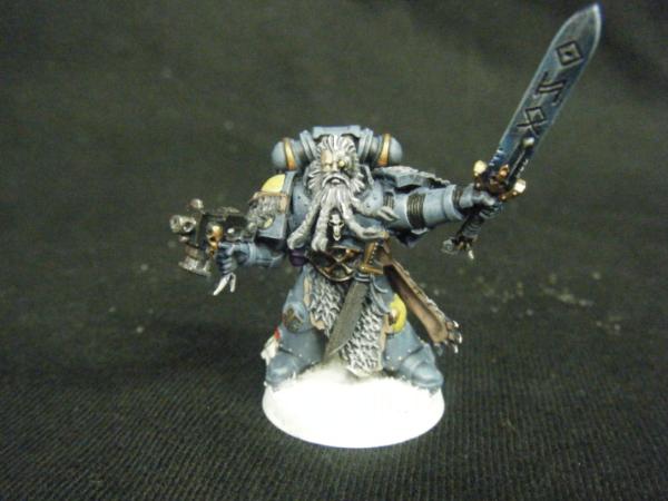 251358_sm-Space%20Wolves%20Rune%20Priest%20(2).JPG