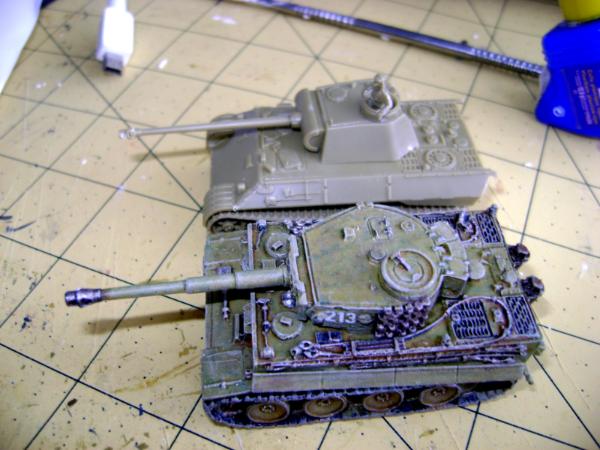 Plastic Soldier WW2 German Panther Ausf D A and G Tank- 15mm WW2V15012 
