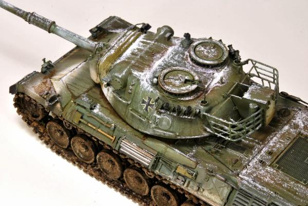 Military Modelling (1 35 And Fow) And Infinity- Leopard 1 Finished 