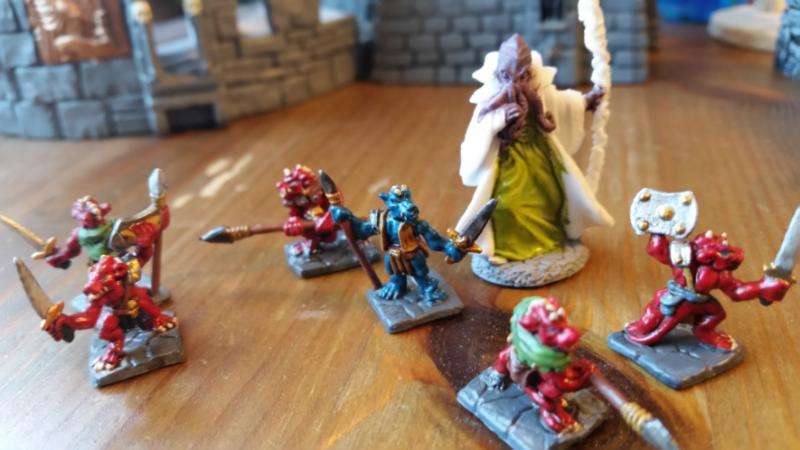 http://images.dakkadakka.com/gallery/2015/12/18/764882_md-Kobolds%20and%20their%20boss.jpg