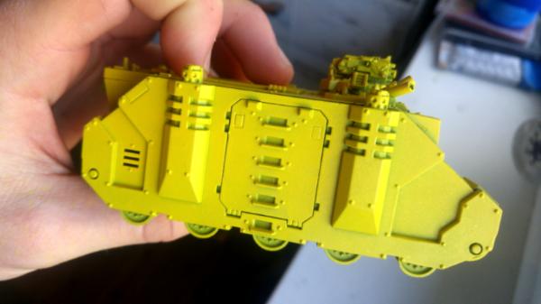 The Army Painter Color Primer (Daemonic Yellow)