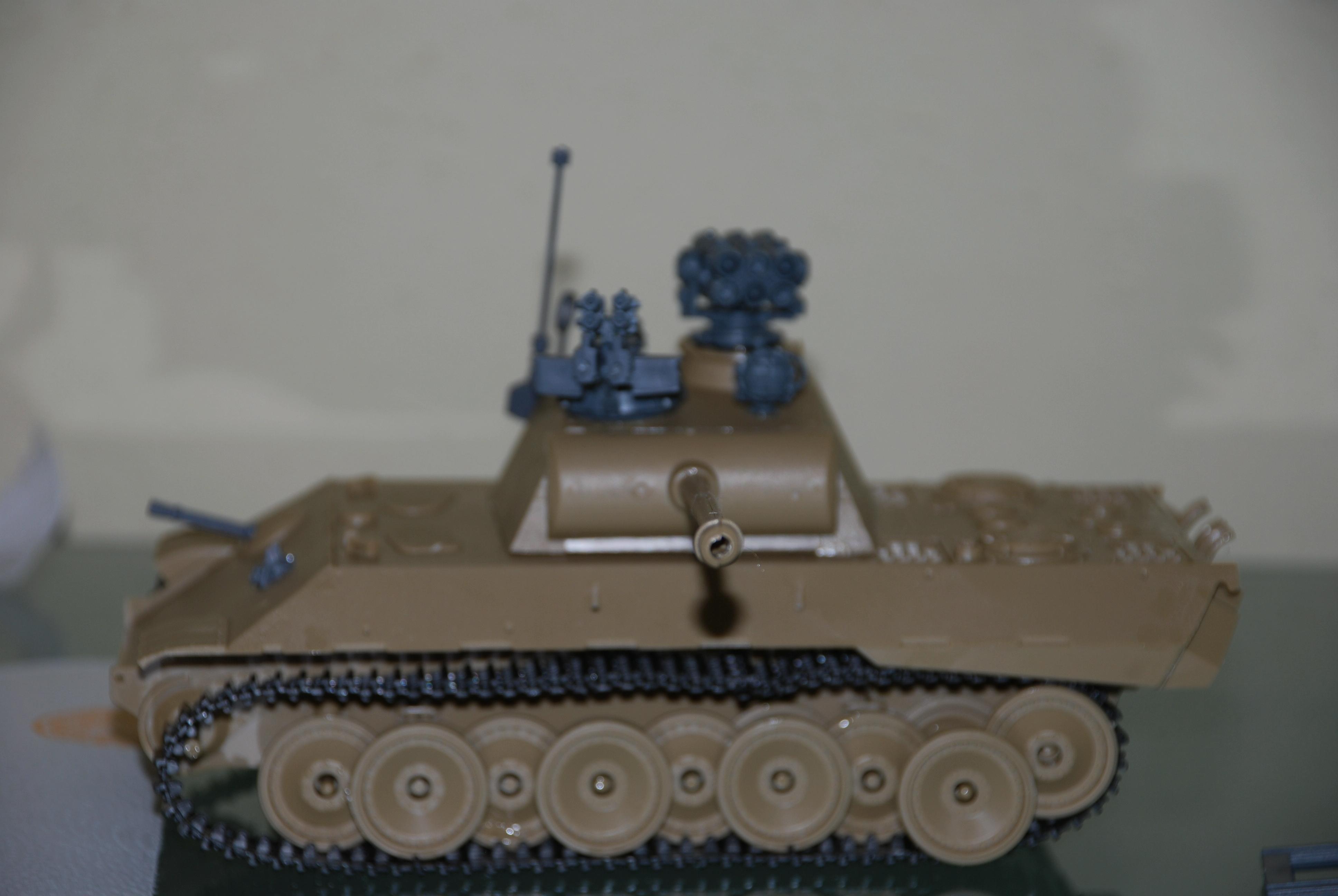 Tank, Side profile