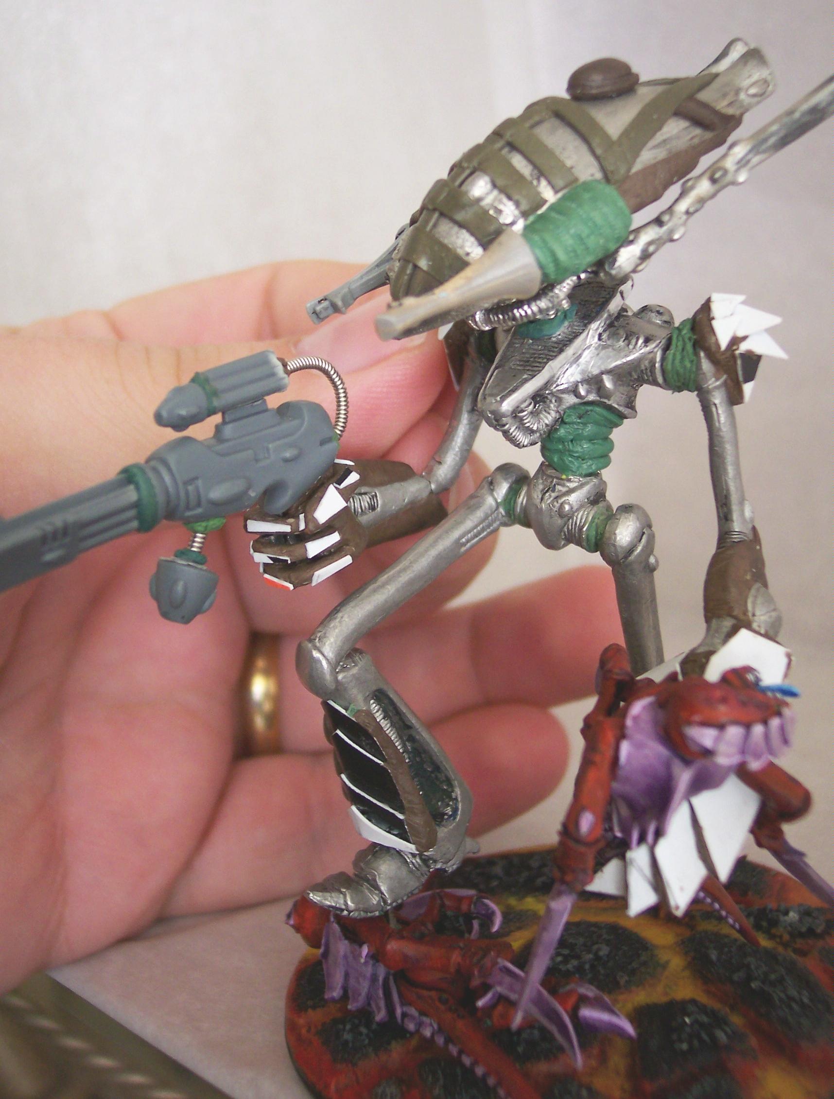 Gun Front_Claw Down Pose Side