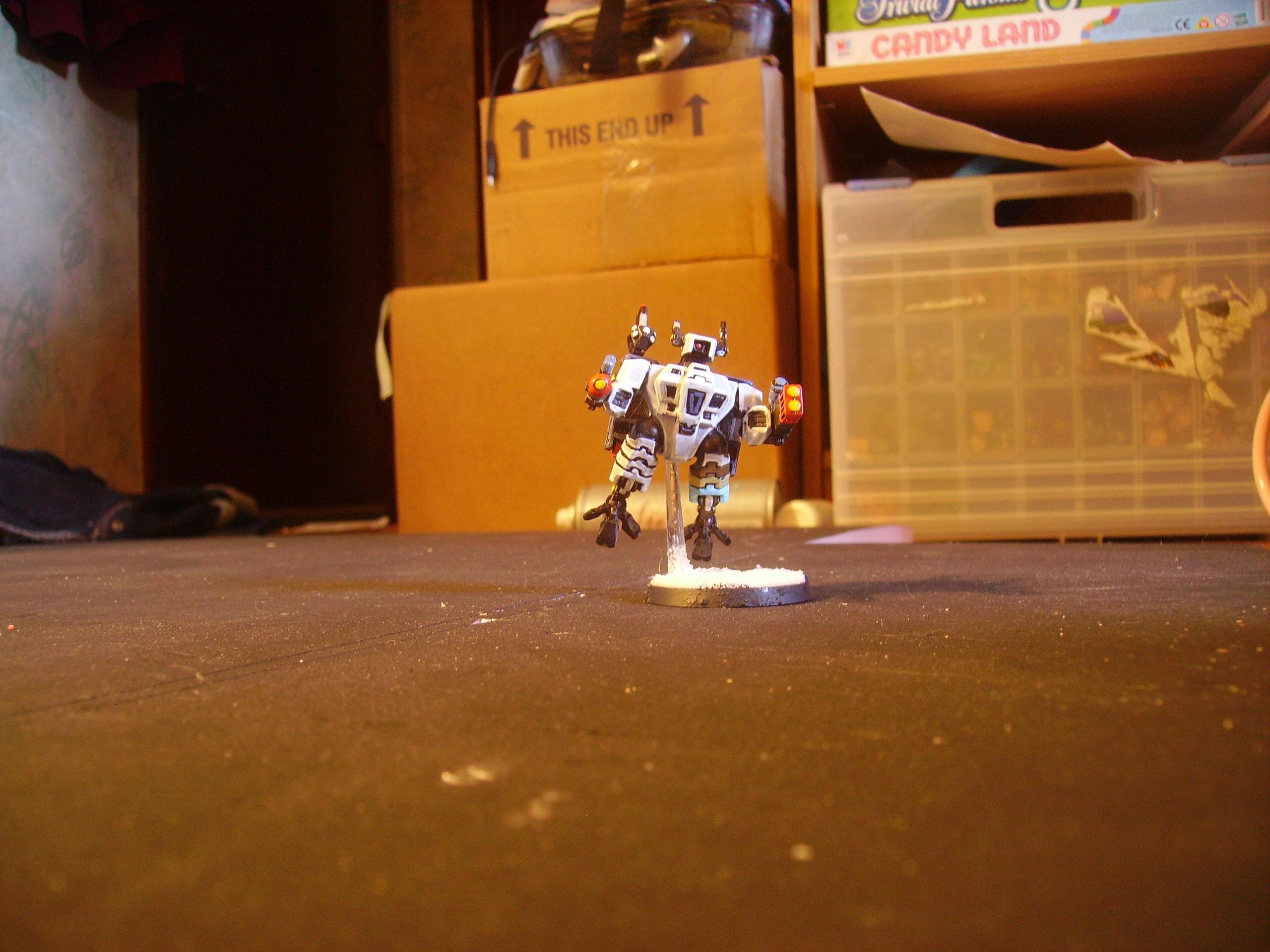 Crisis Battlesuit, Tau