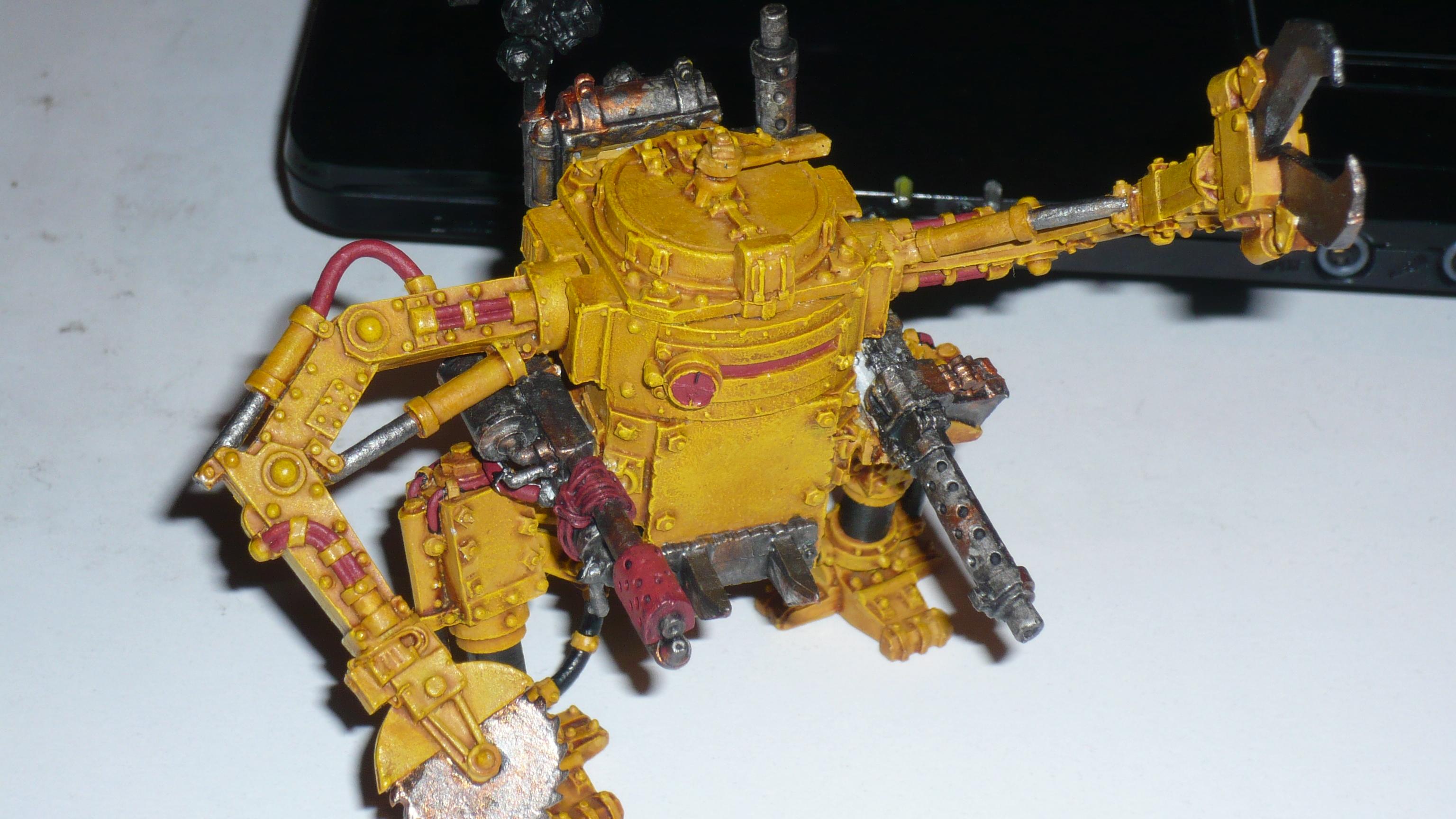 Orks, W40k, I love these Dread models. This one needs a final fine highlight on the yellow and lots of detail. Esecially the viewing port, which needs to be perfect