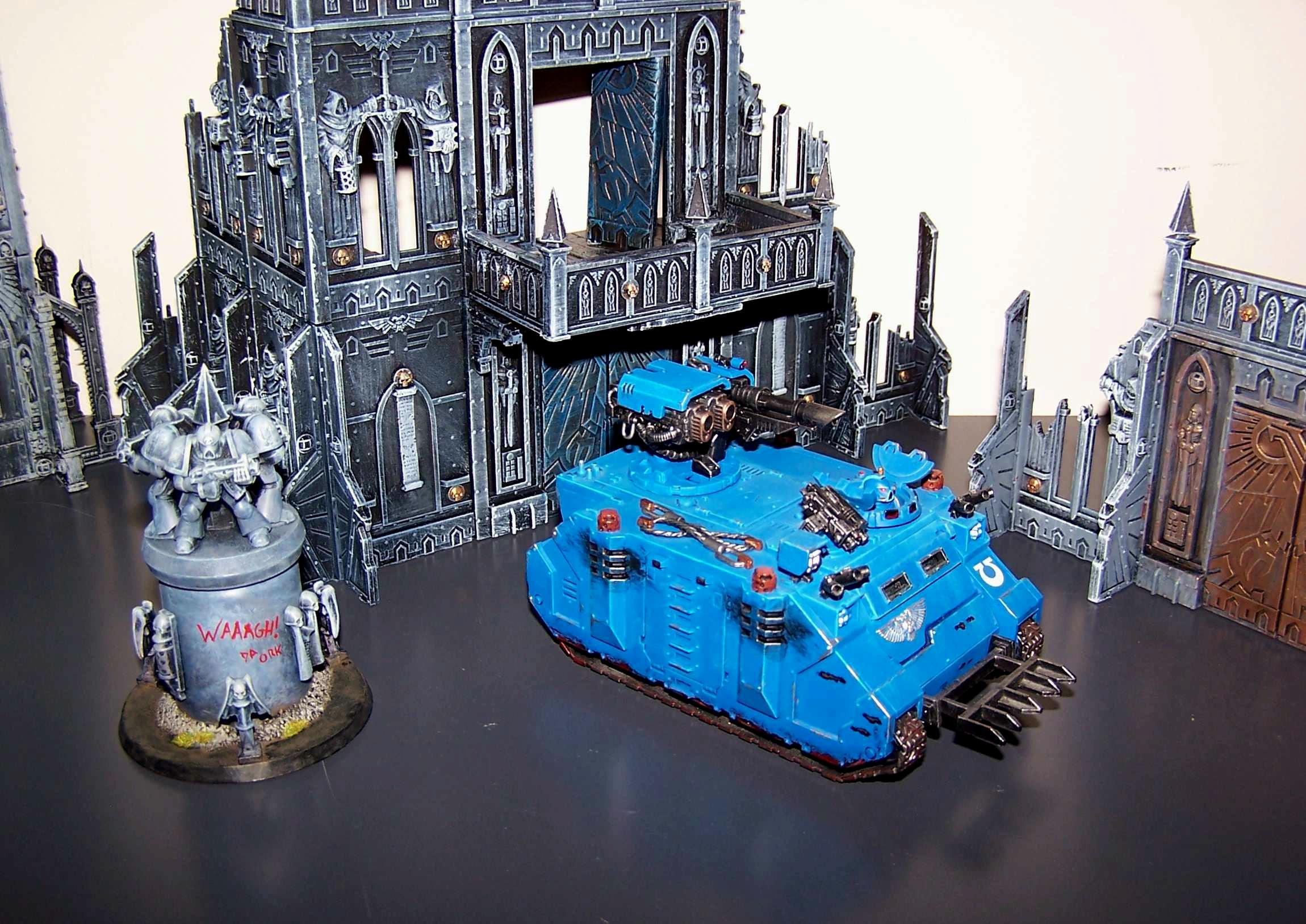 Razorback, Stronos