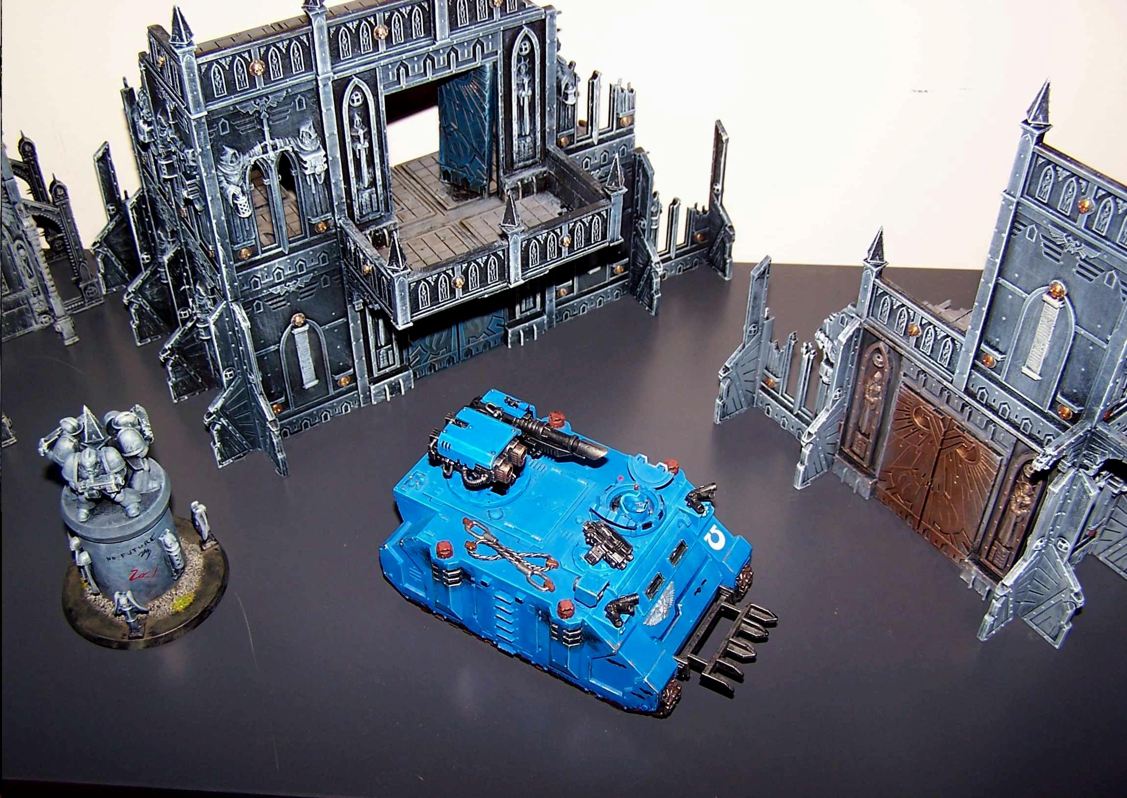 Razorback, Stronos