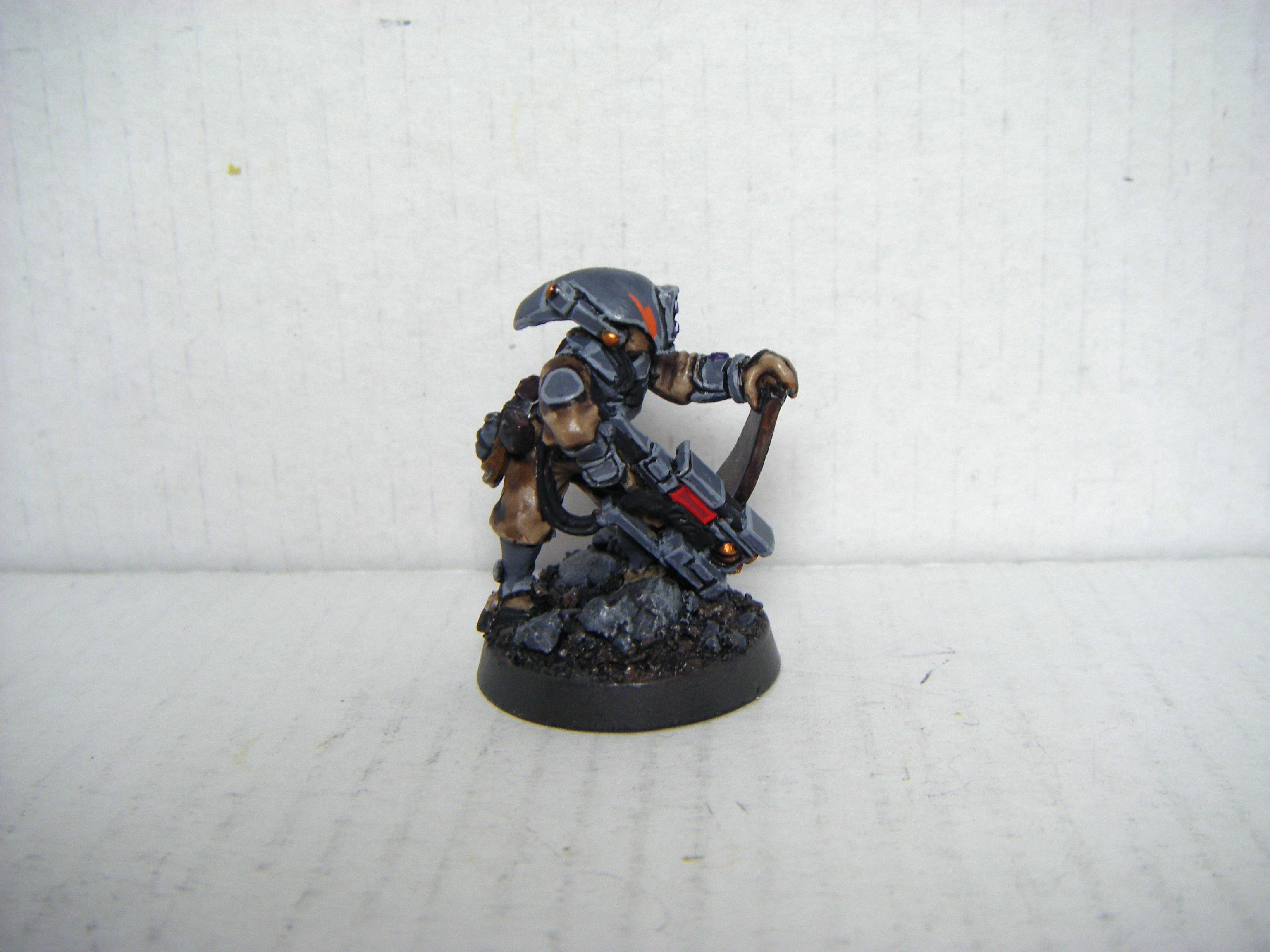 Pathfinders, Tau