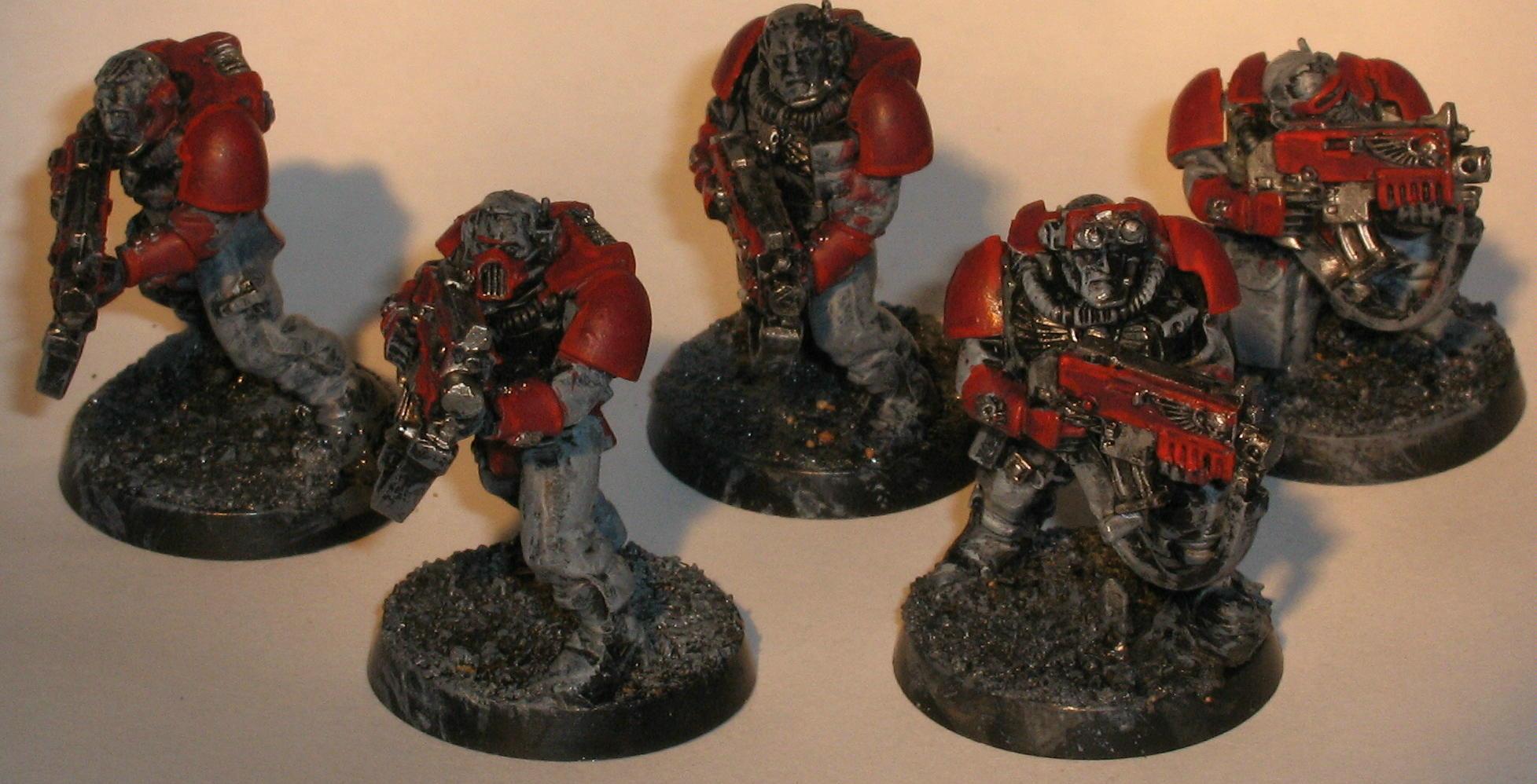 Paint metal by basecoating it boltgun metal, then wash badab black, then drybrush chainmail