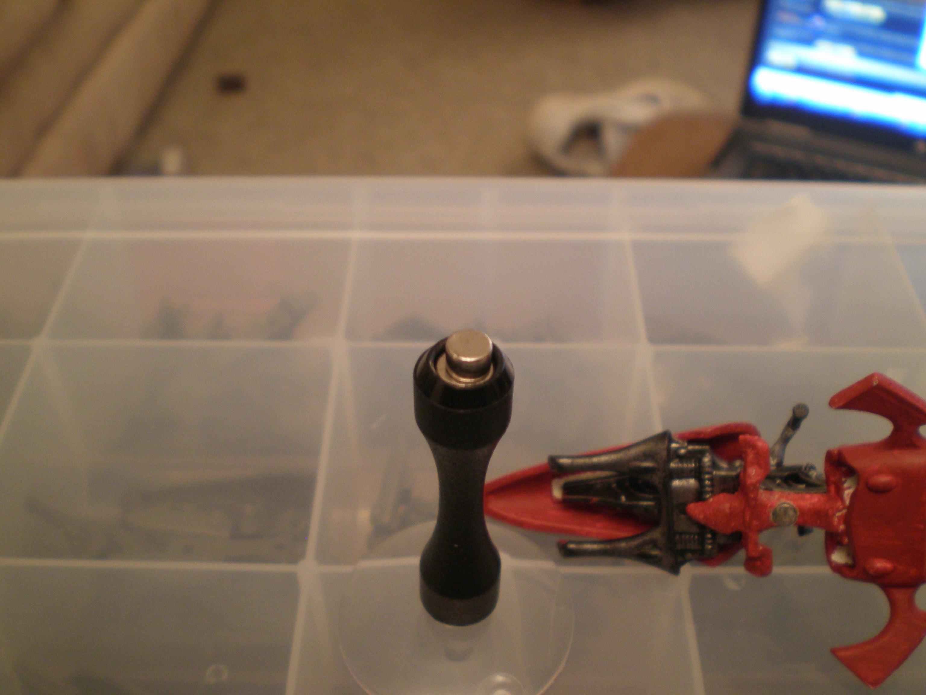 magnet on top to fill gap... I will come up with something better