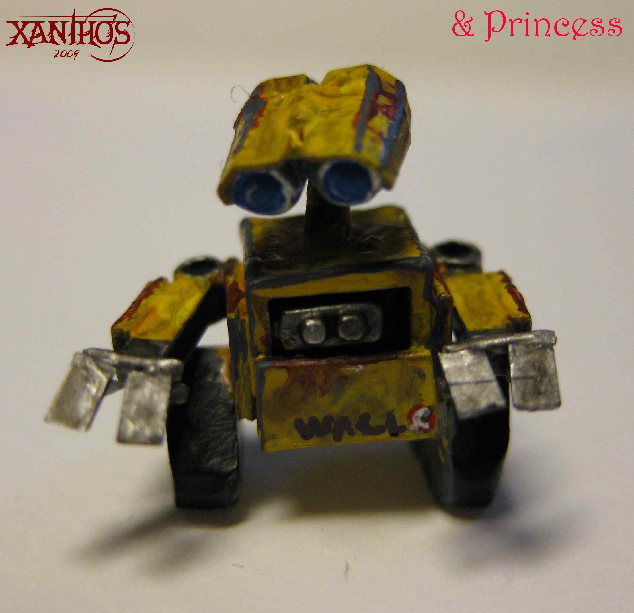 Wall-e, Wall-E without his base. Just showing off the paintjob on him