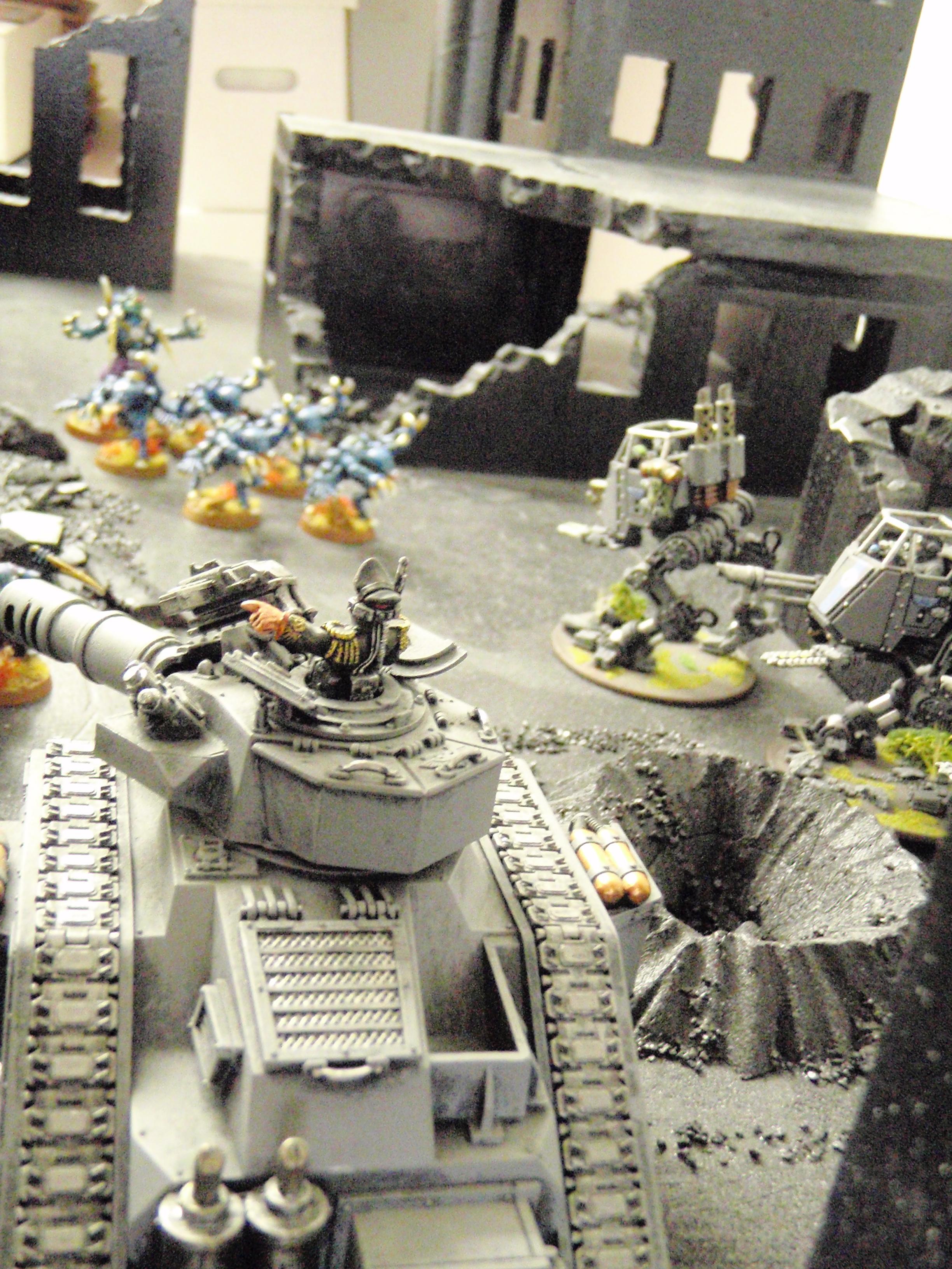 Leman Russ level view of the city (didn't notice until I looked at this pic that I'd missed the inside of this building with the paint)