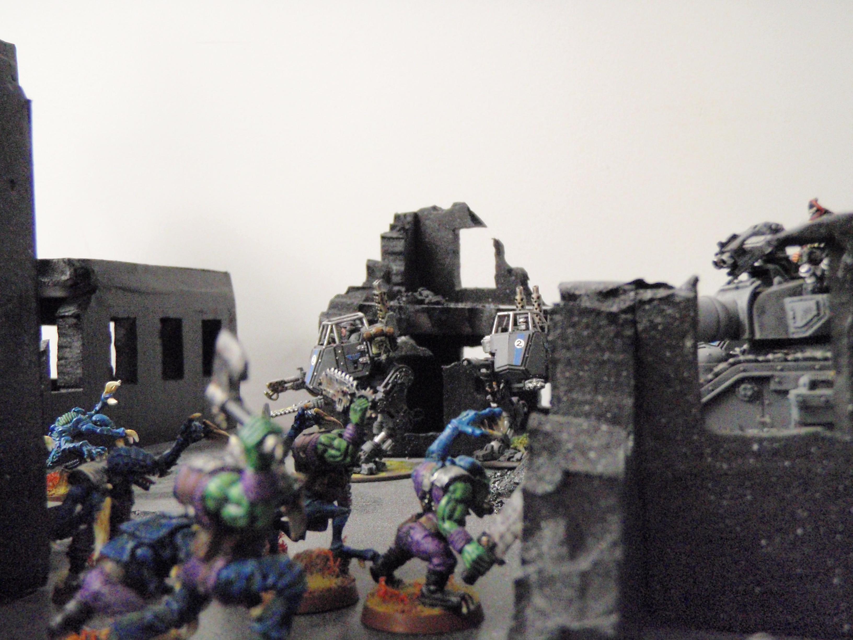 I like this view of the Leman Russ through the ruined window