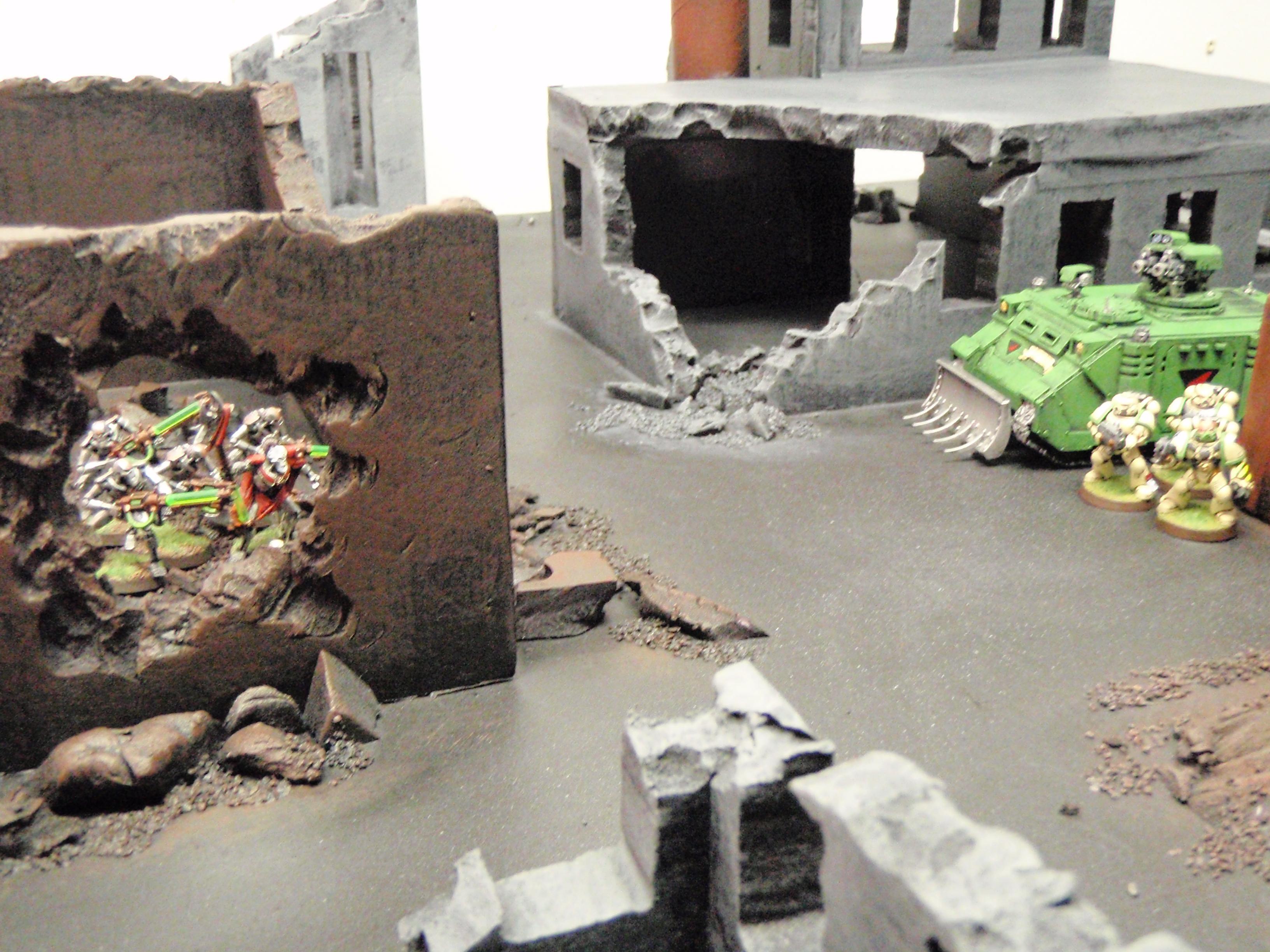 Necrons advance through the ruins