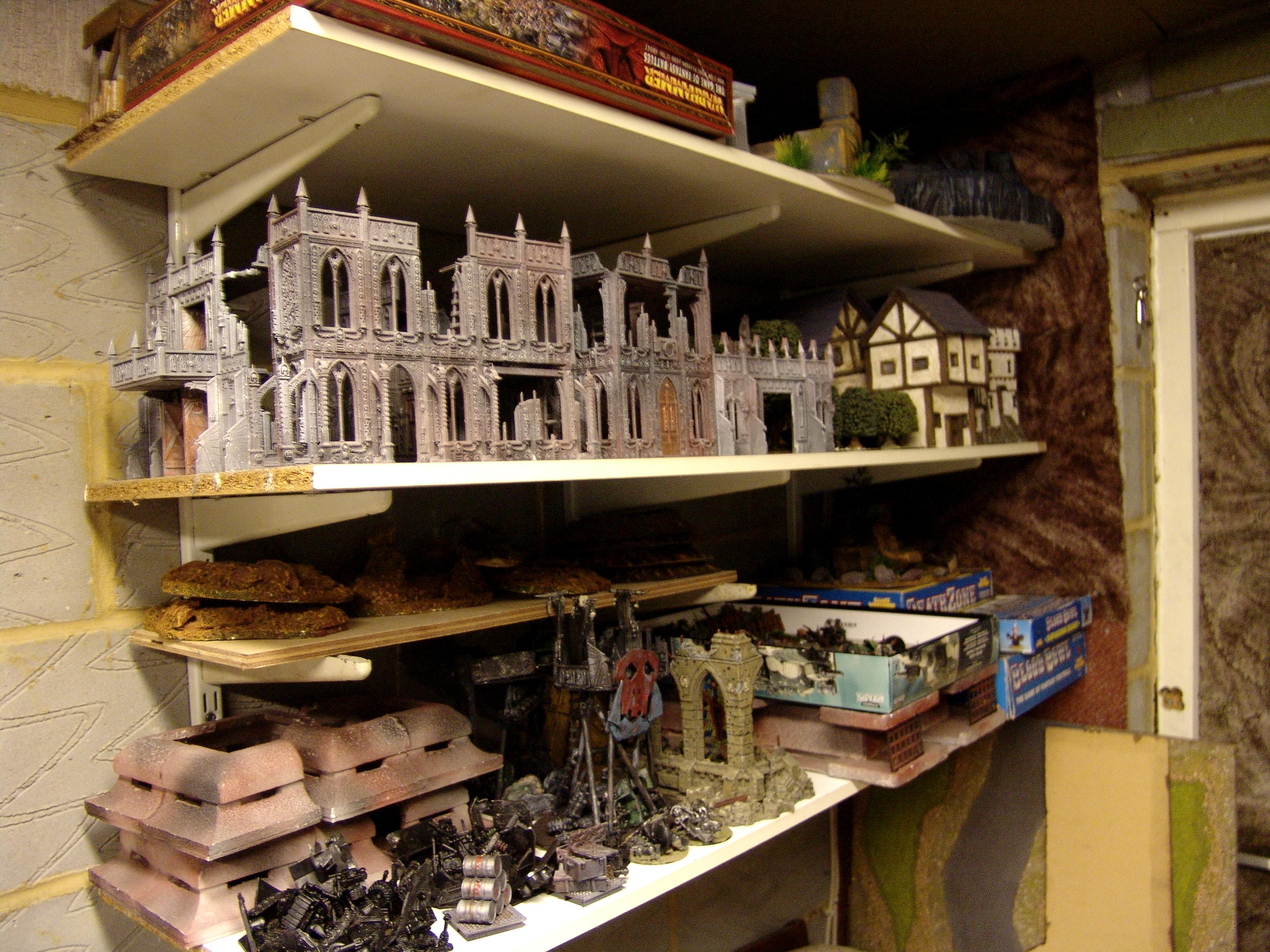 Terrain, scenery shelves