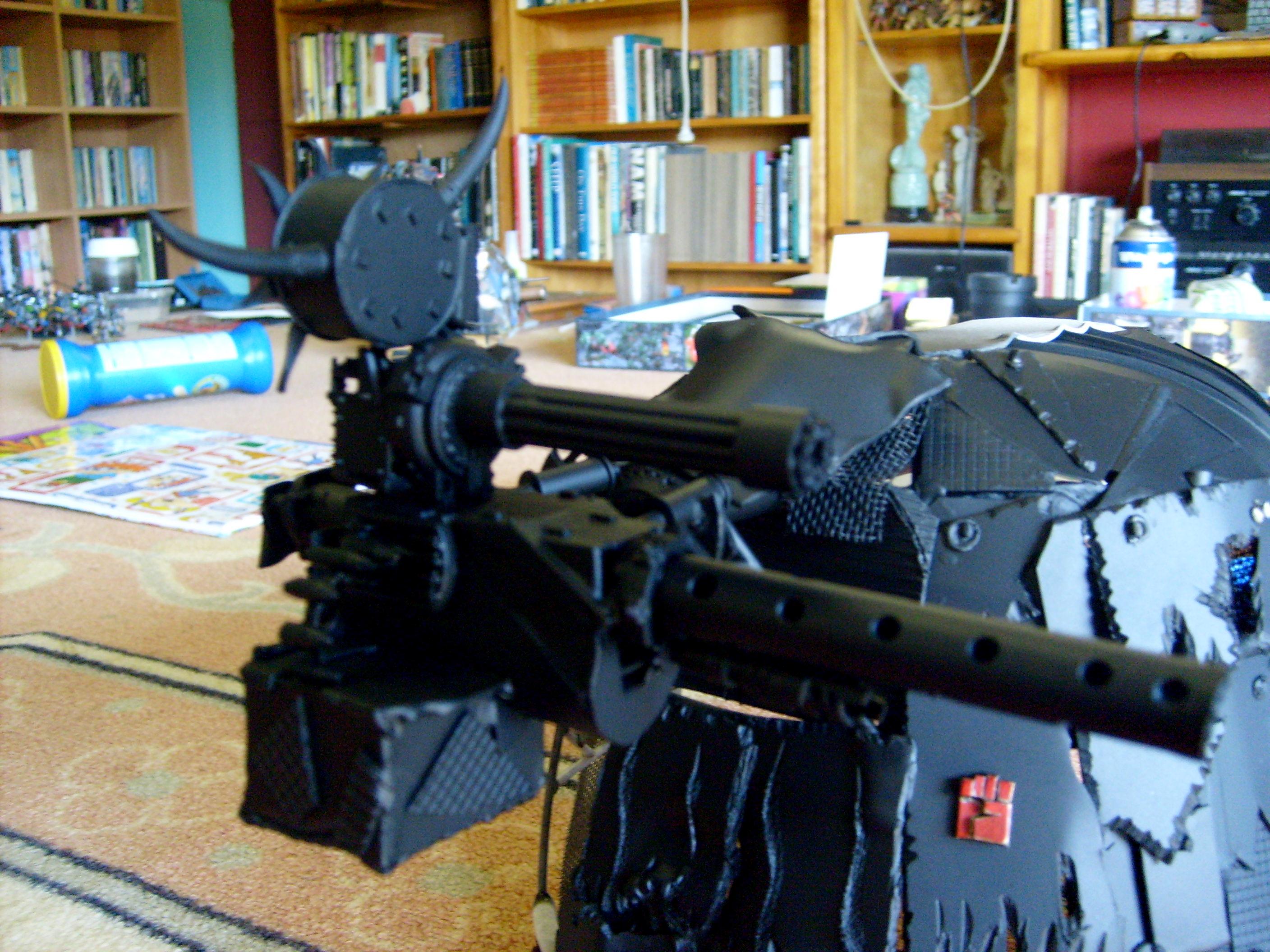 Home-made Stompa, side view of gun
