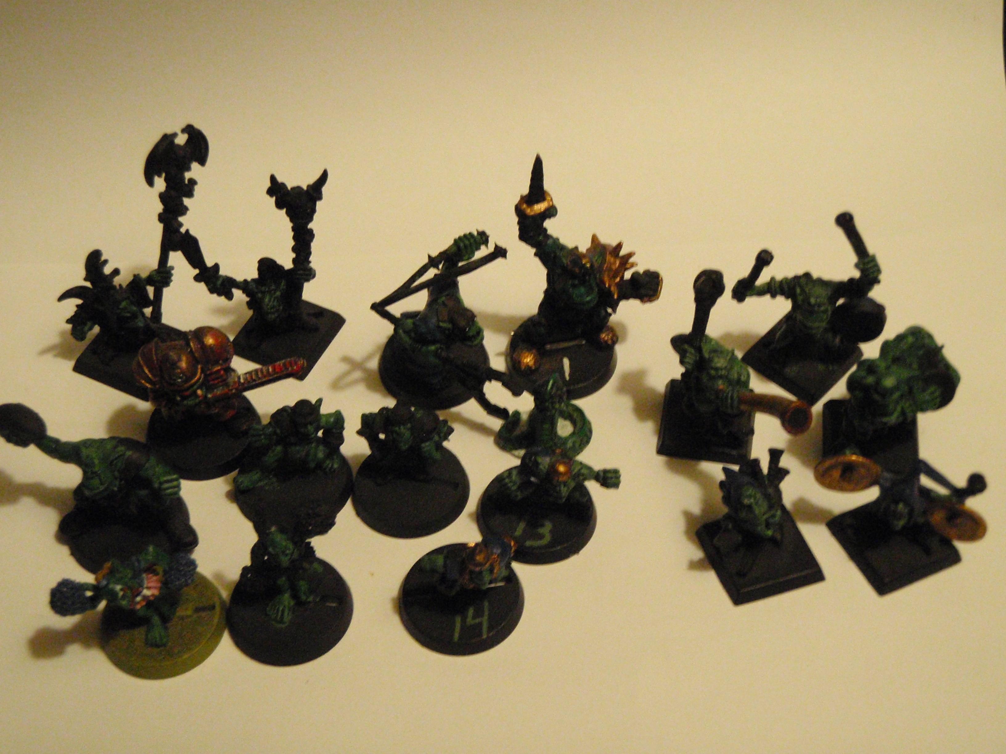 This player insisted on having a figure for every cheerleader, assistant coach, wizard, & apothecary, leading to a huge support staff(note the band)!