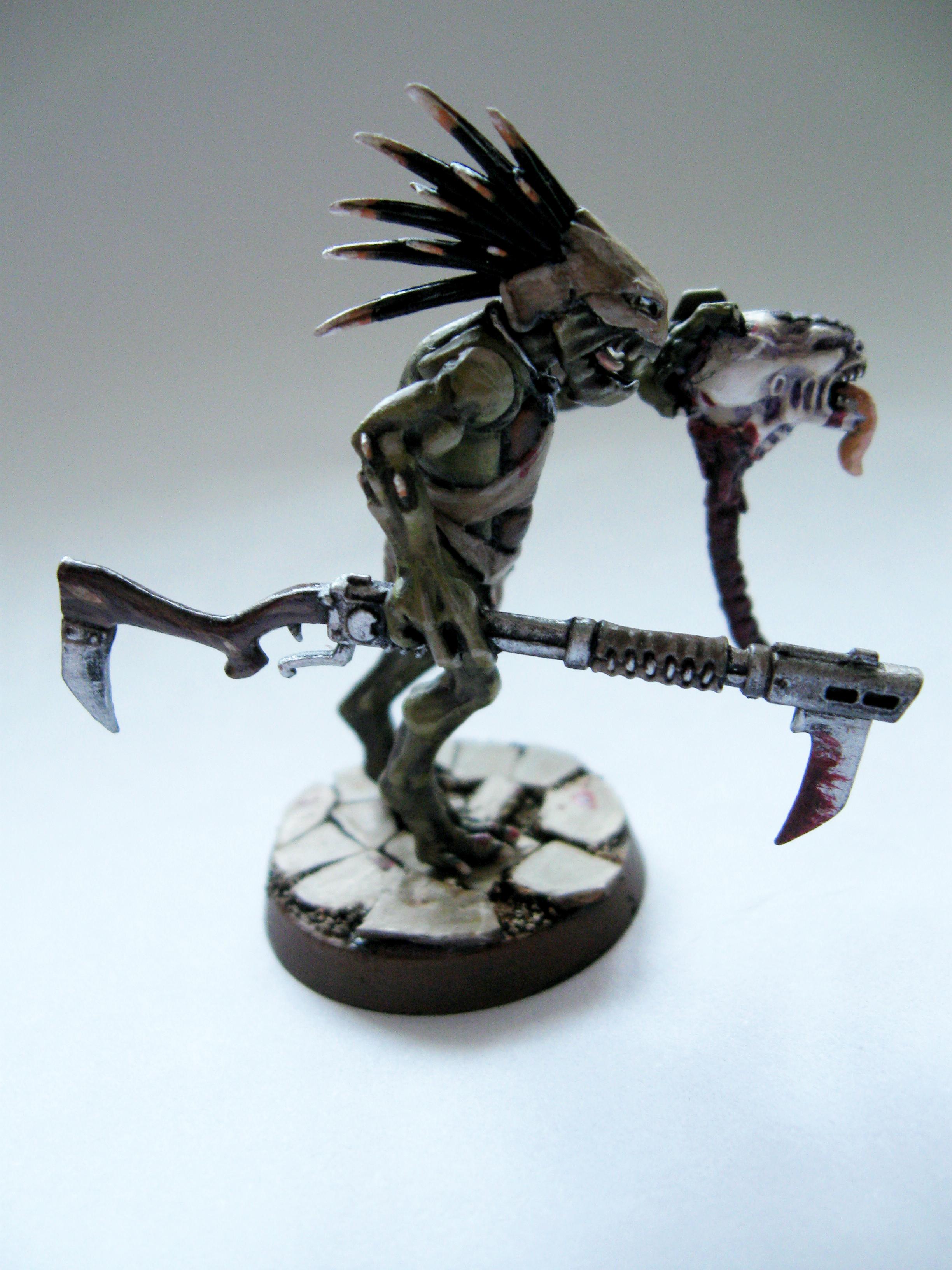 Kroot With Decapitated Genestealer Head