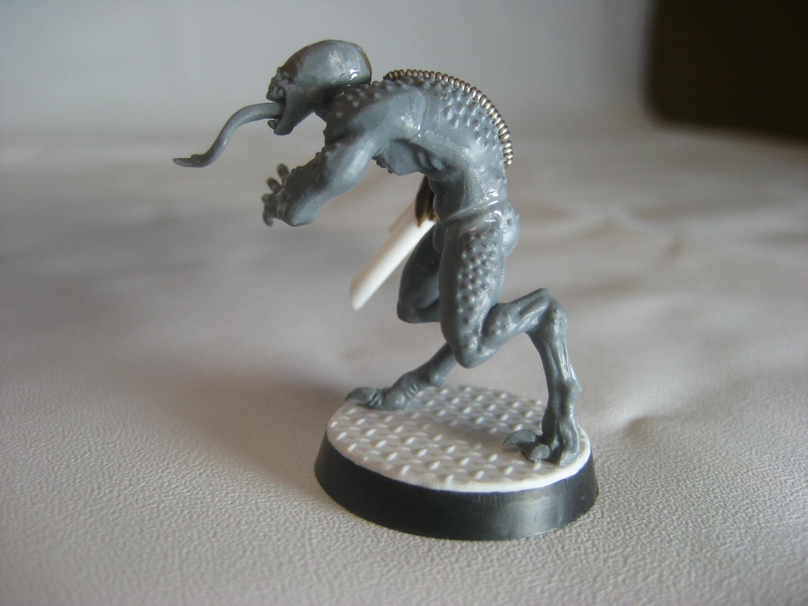 Horror (left)