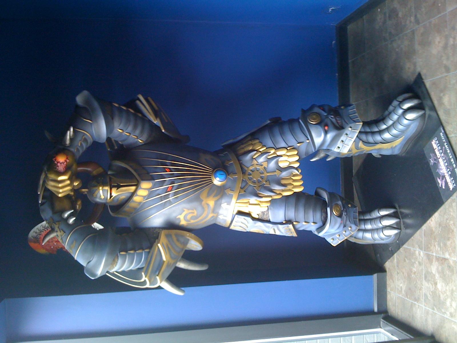 Warhammer World, Warhammer online statue