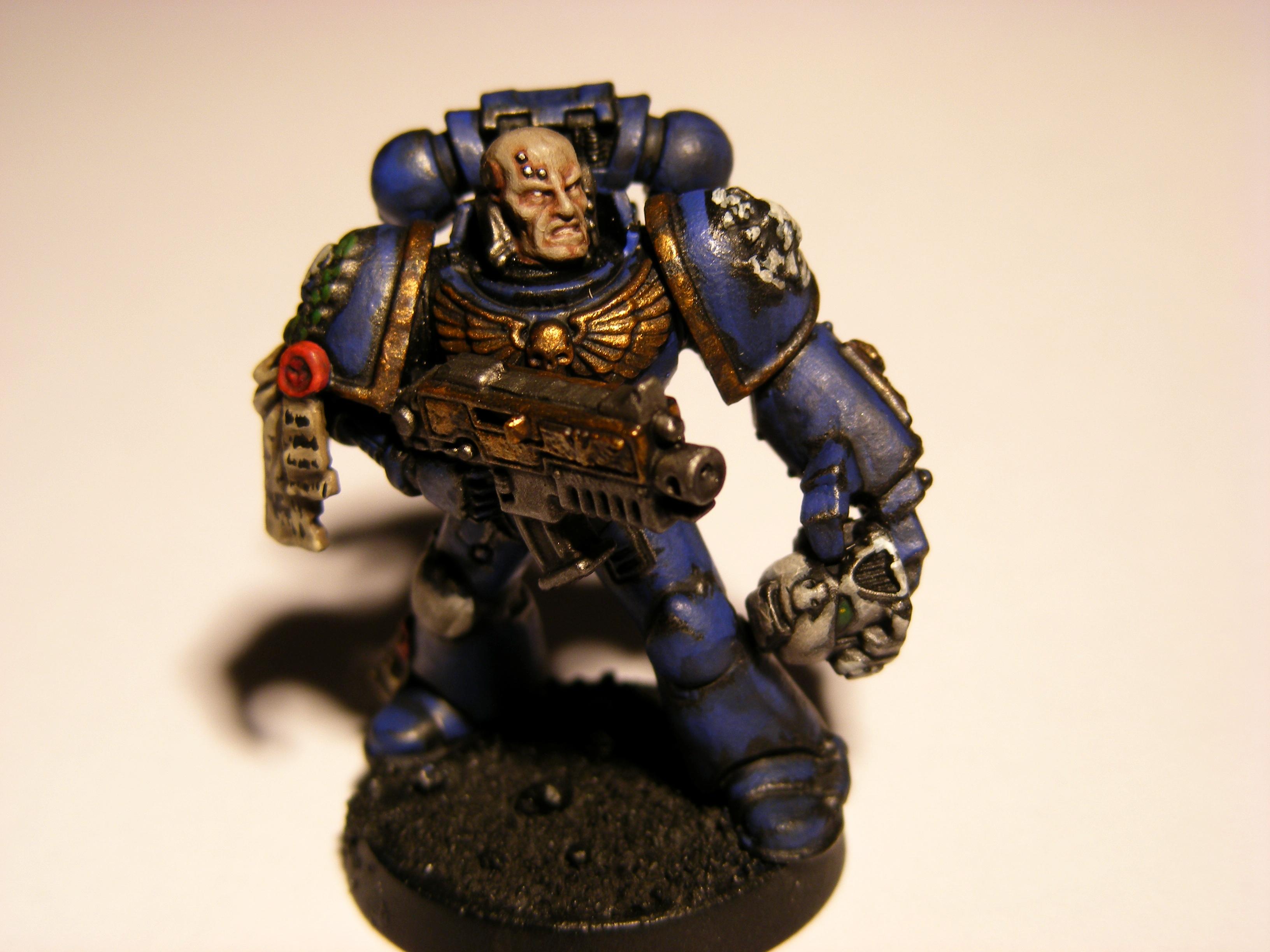 Captain, Damaged, Space Marines, Ultramarines, War Torn