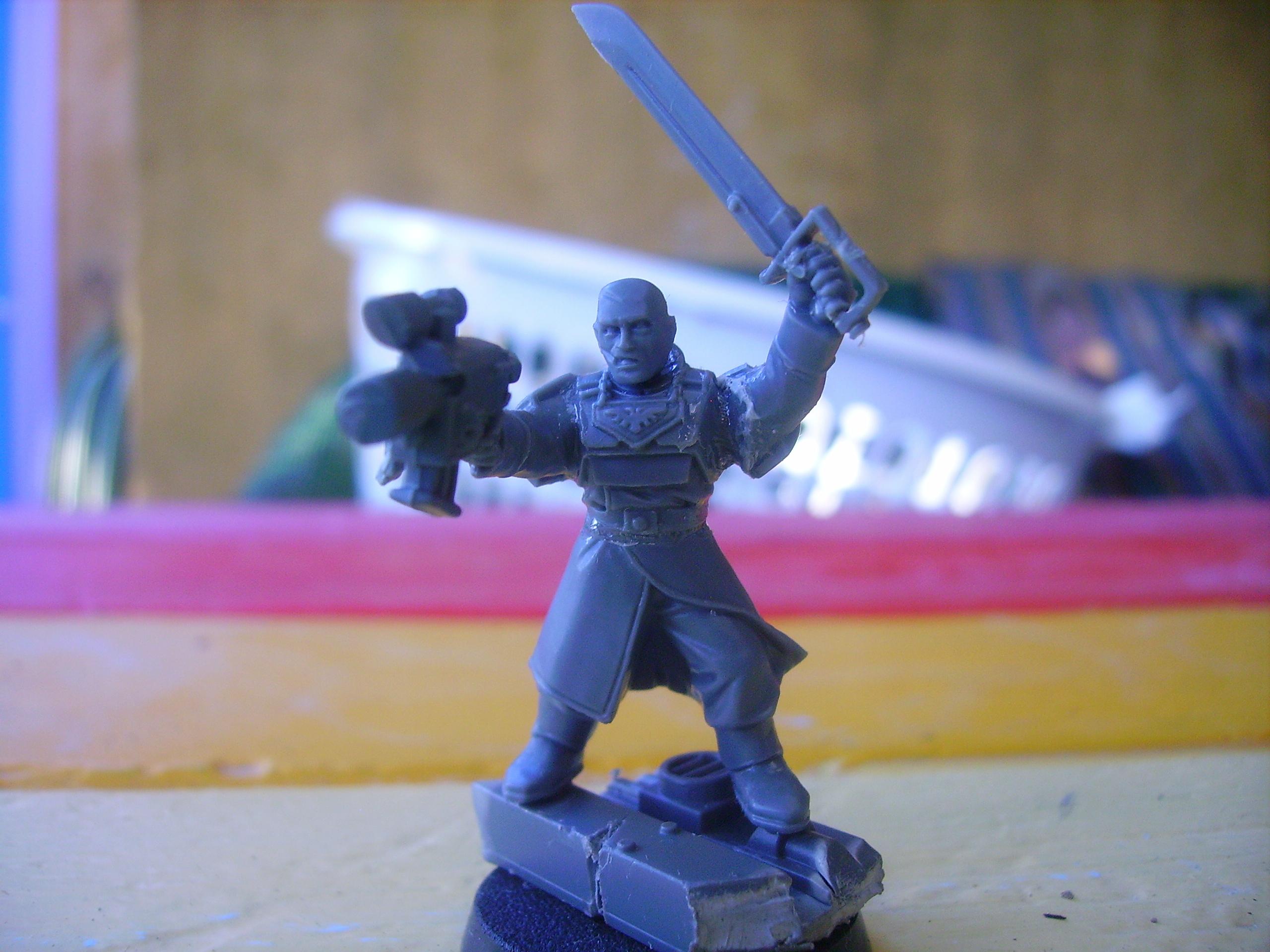Guard, commander!