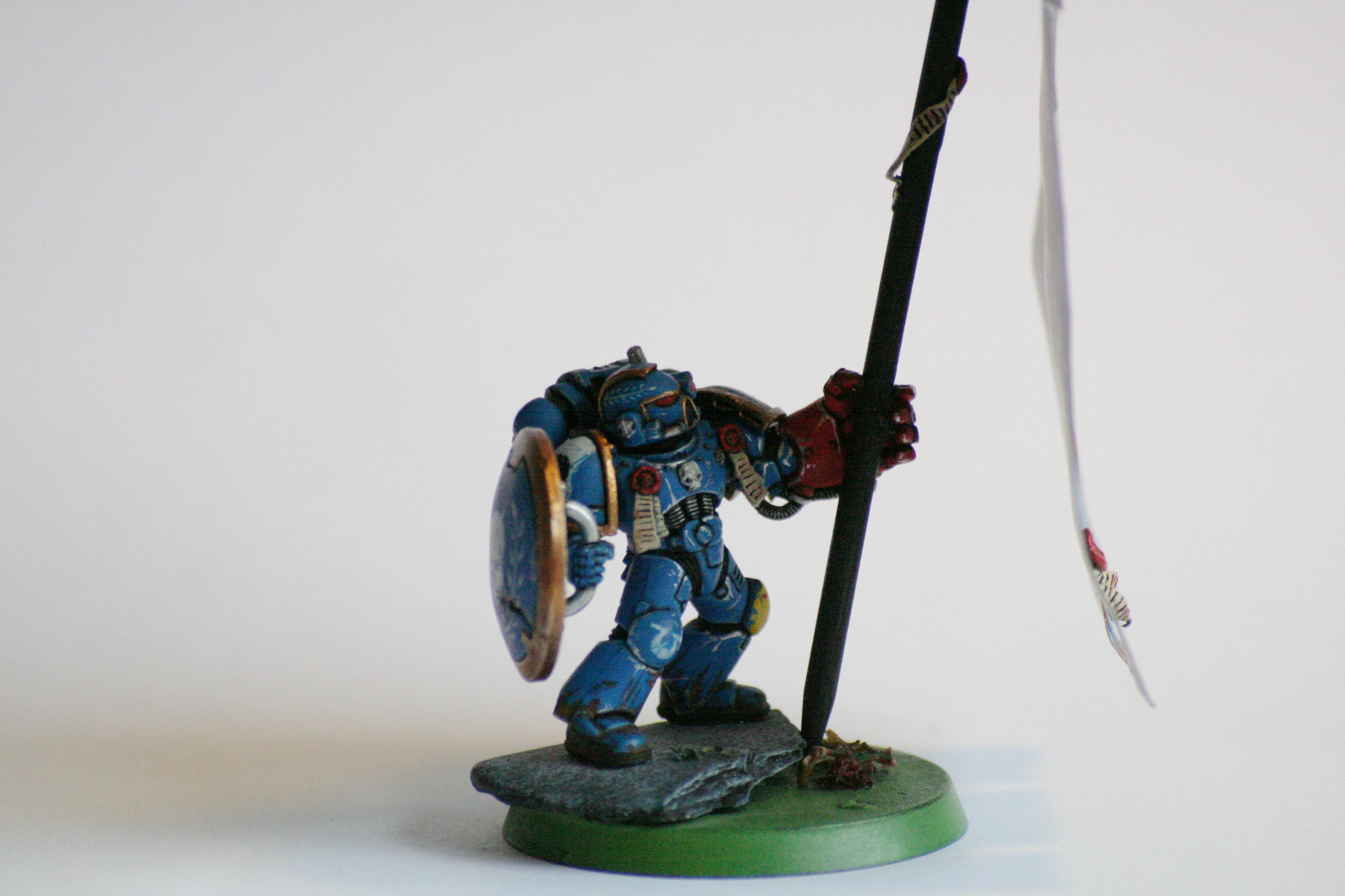 Ultramarines, Command Squad Standard Bearer 1