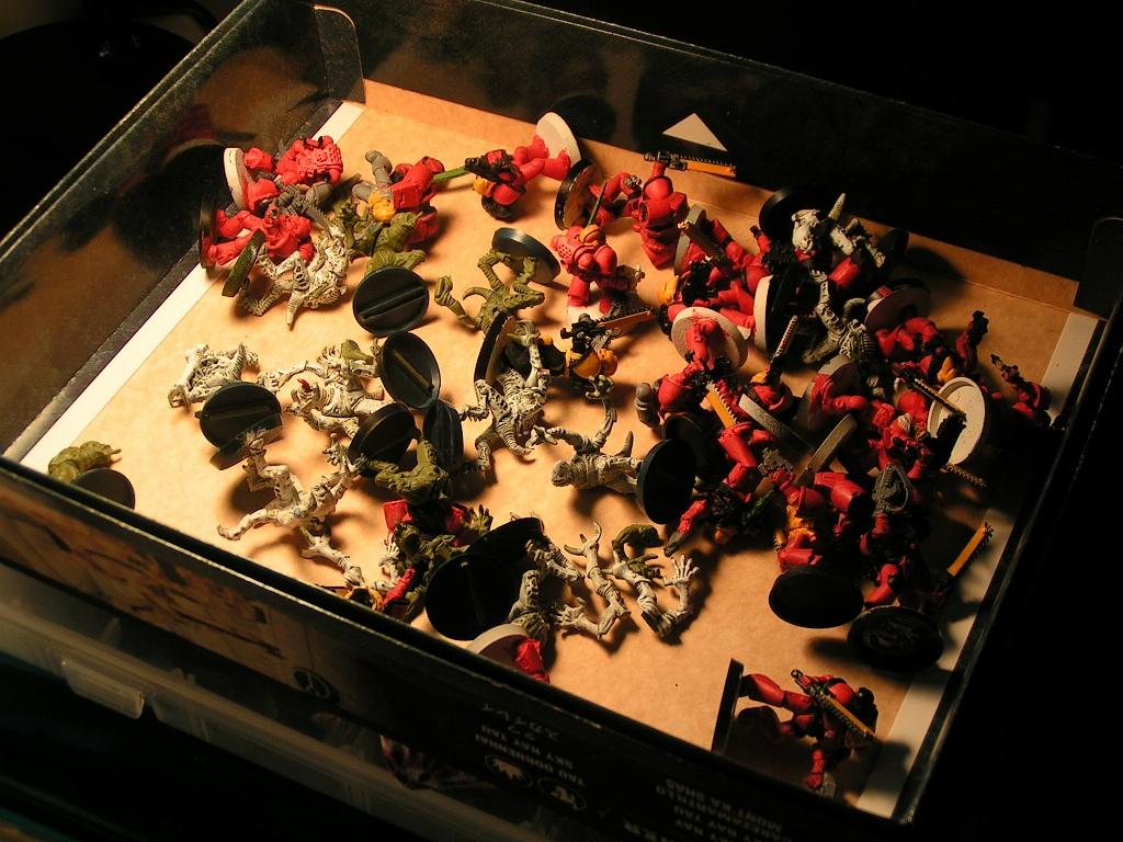 Box of random marines and Genestelers