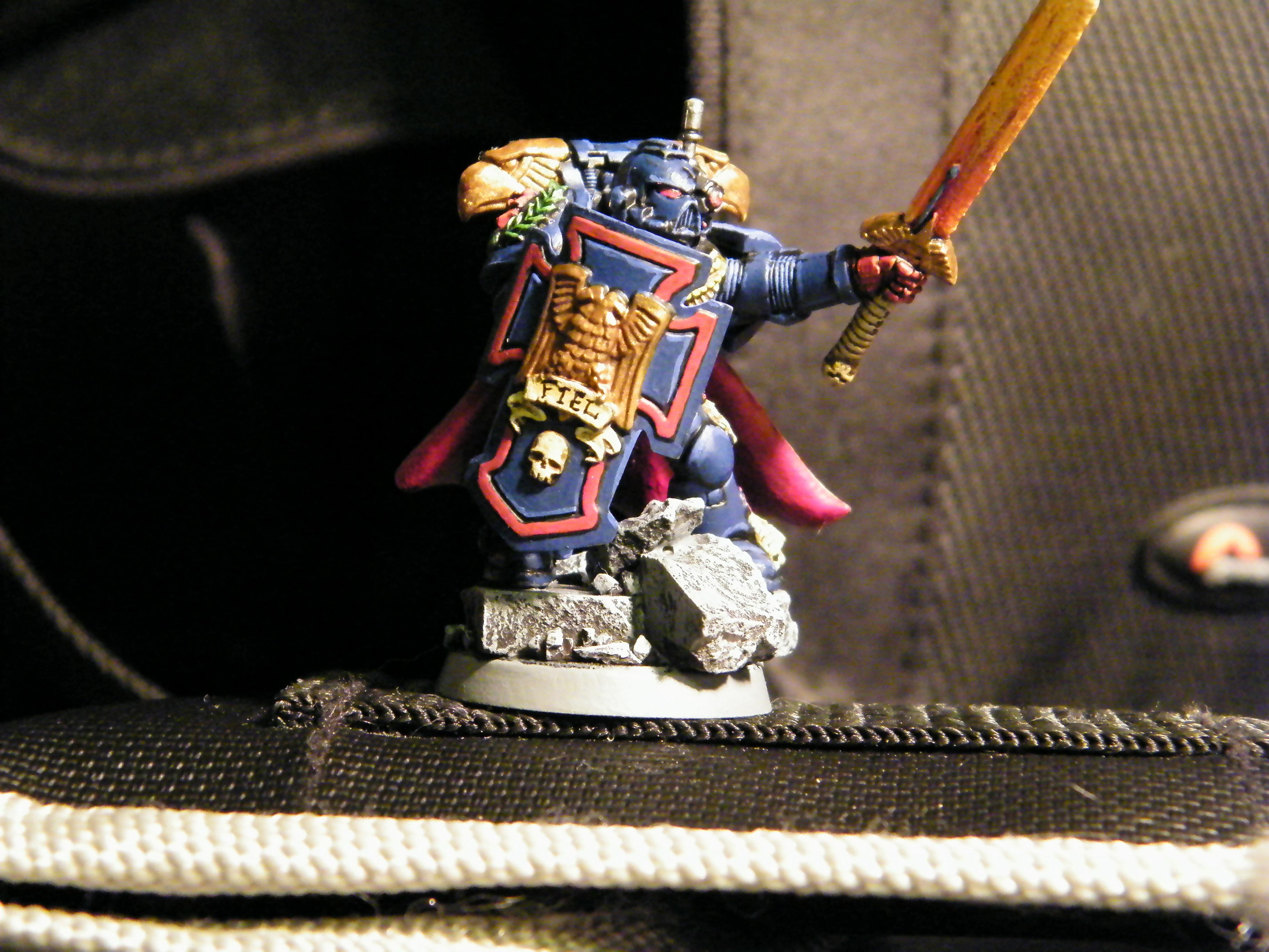 Captain, Crimson Fist, Space Marines, Warhammer 40,000