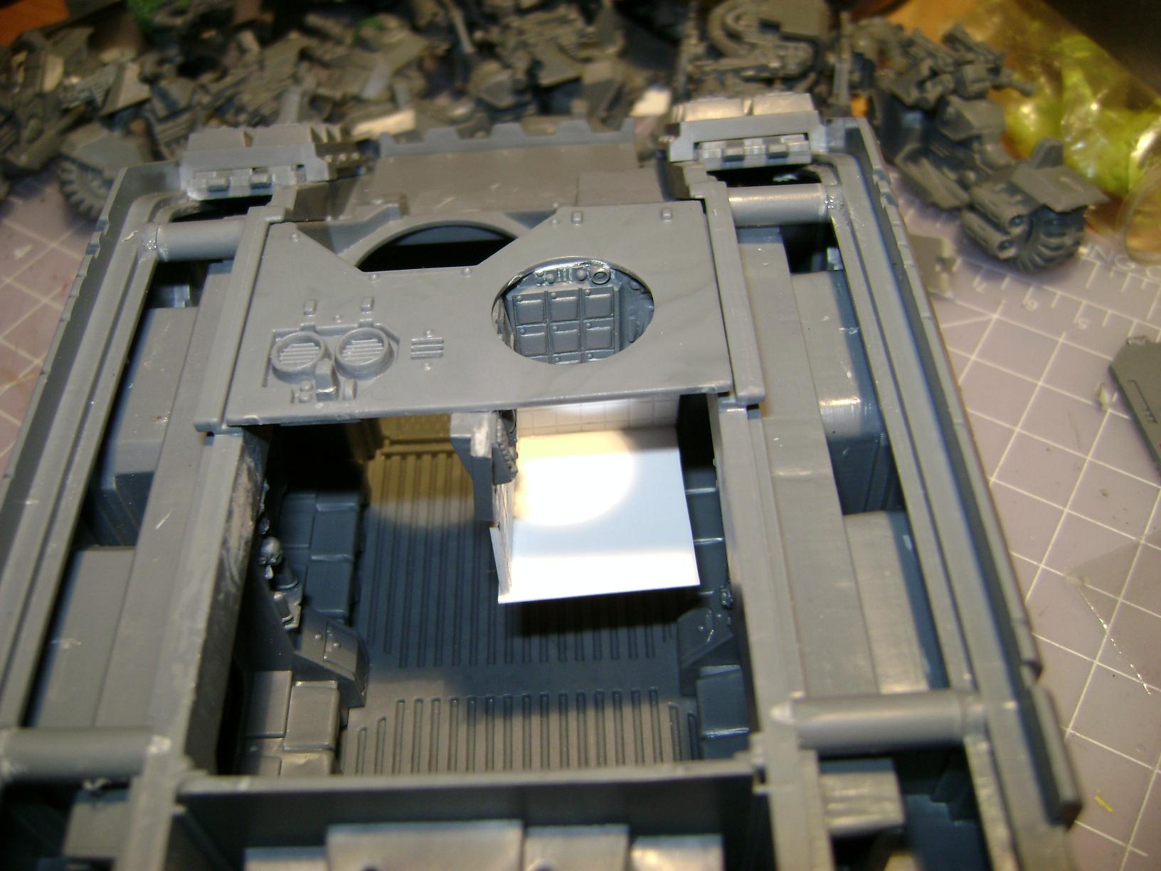 driver compartment  on main hull (not glued)