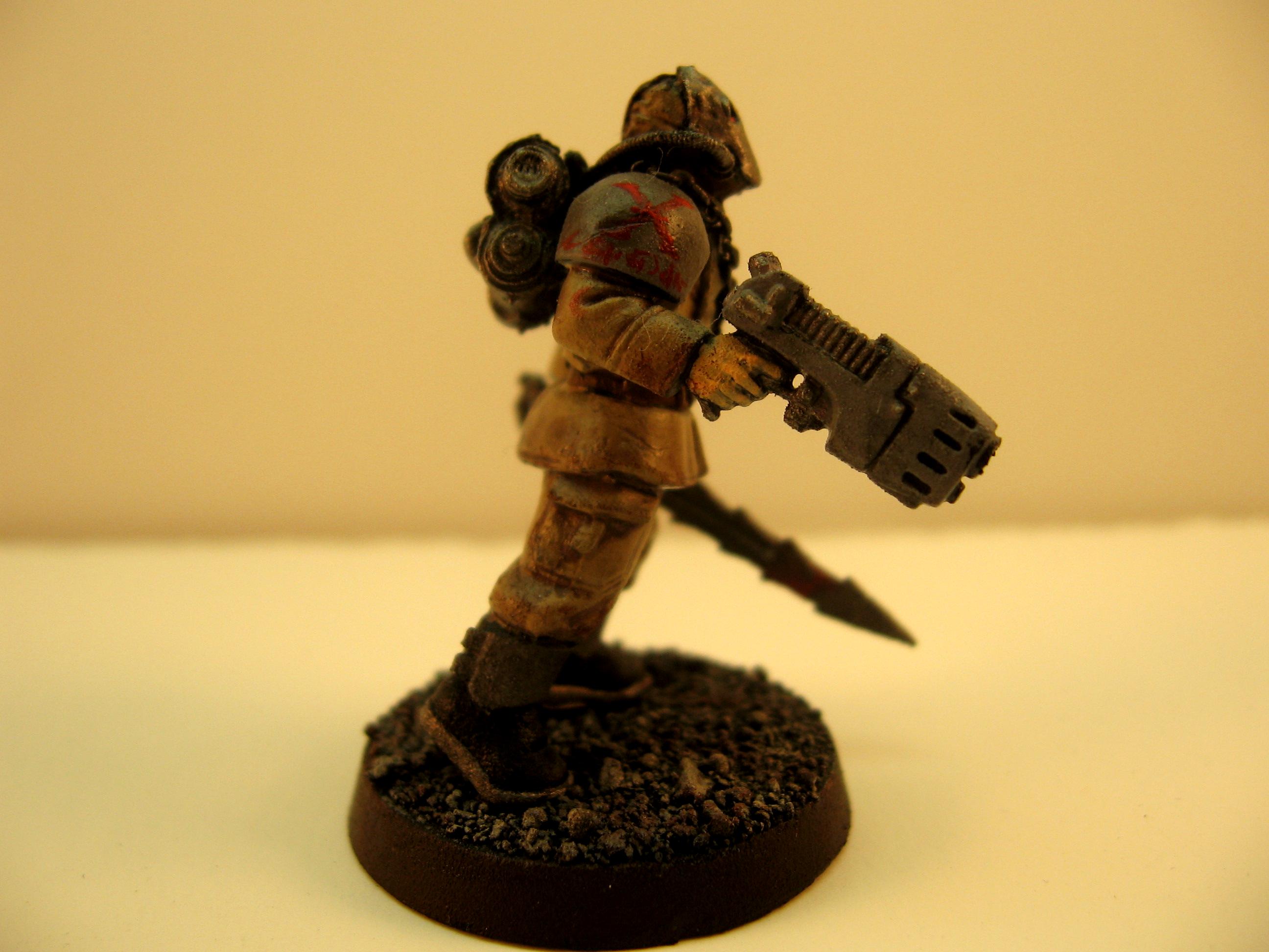 Platoon Lieutenant side view