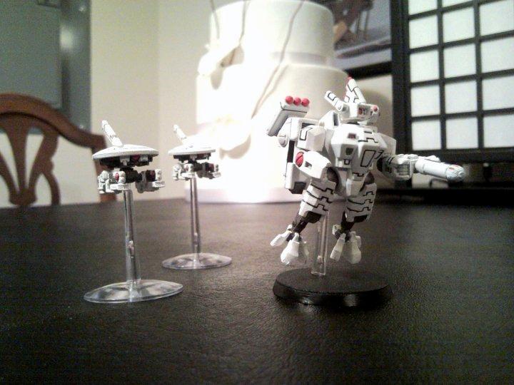 Crisis Battlesuit, White