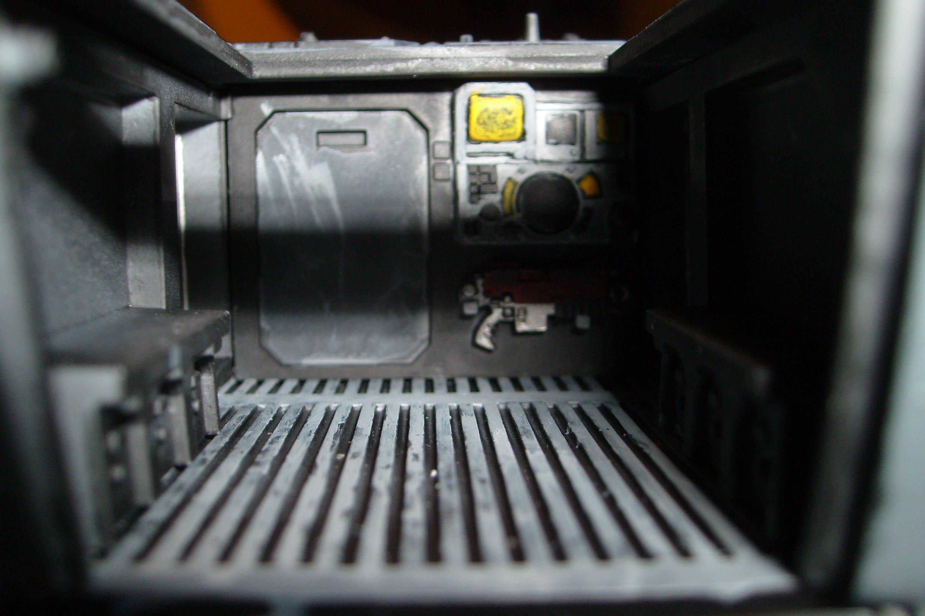 Rhino, Interior