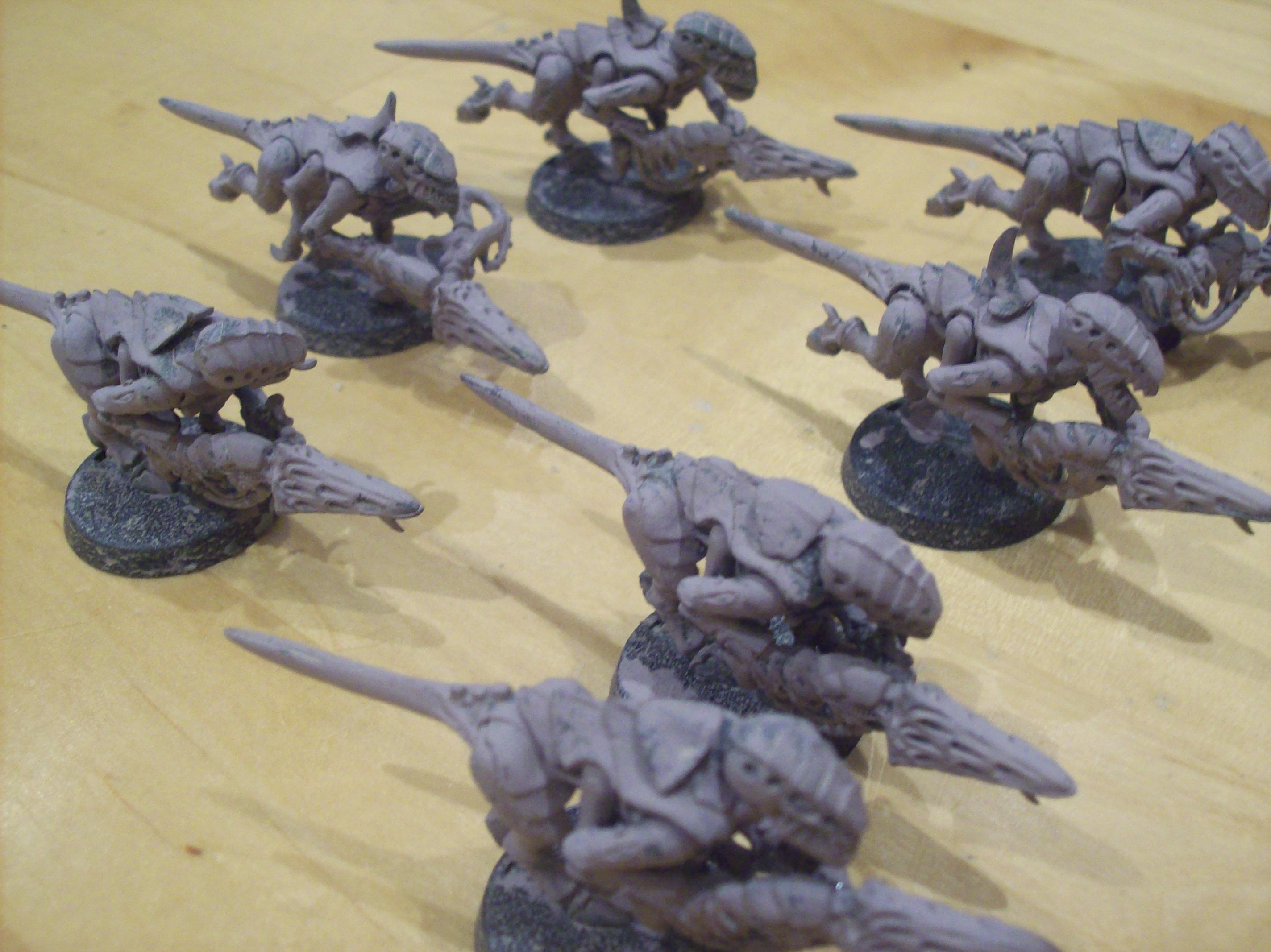 Termagaunts with Devourers (Note the dusted damson basecoat)
