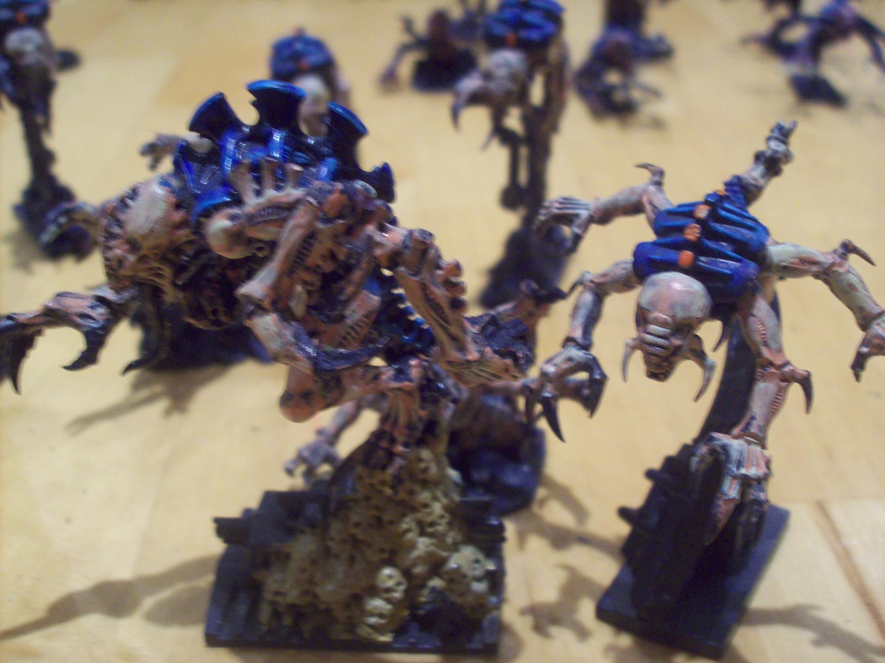 Broodlord and Ymgarl Genestealers (Genestealers with orange dots and no purple wash)