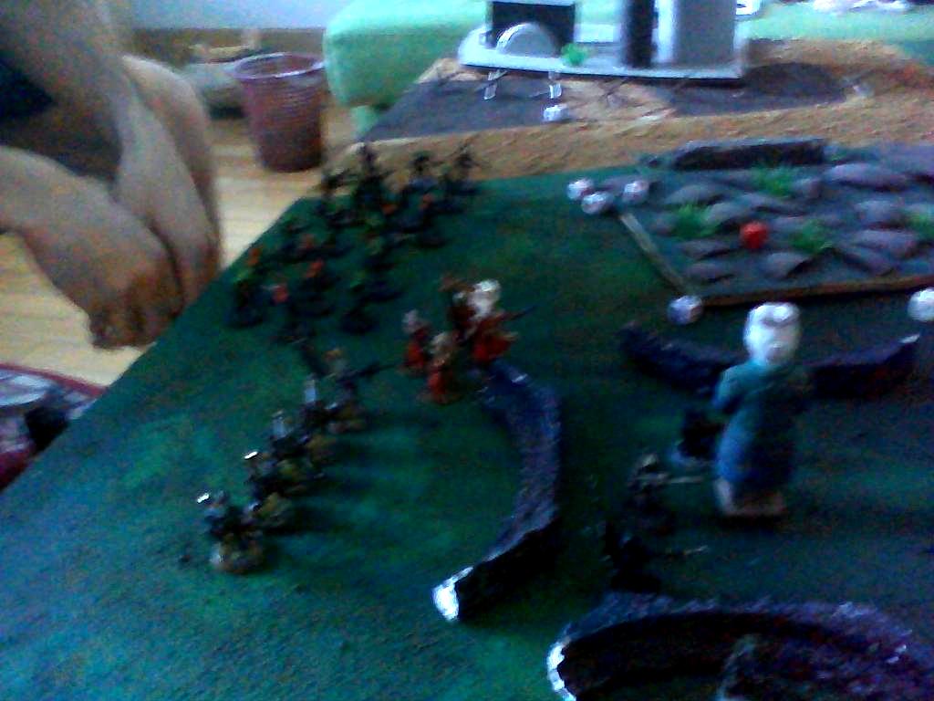 Eldar hold to their walls