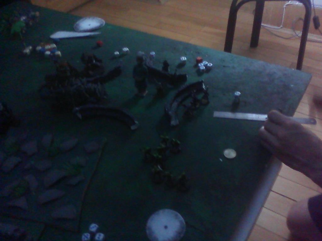 Artillery thins the Eldar lines