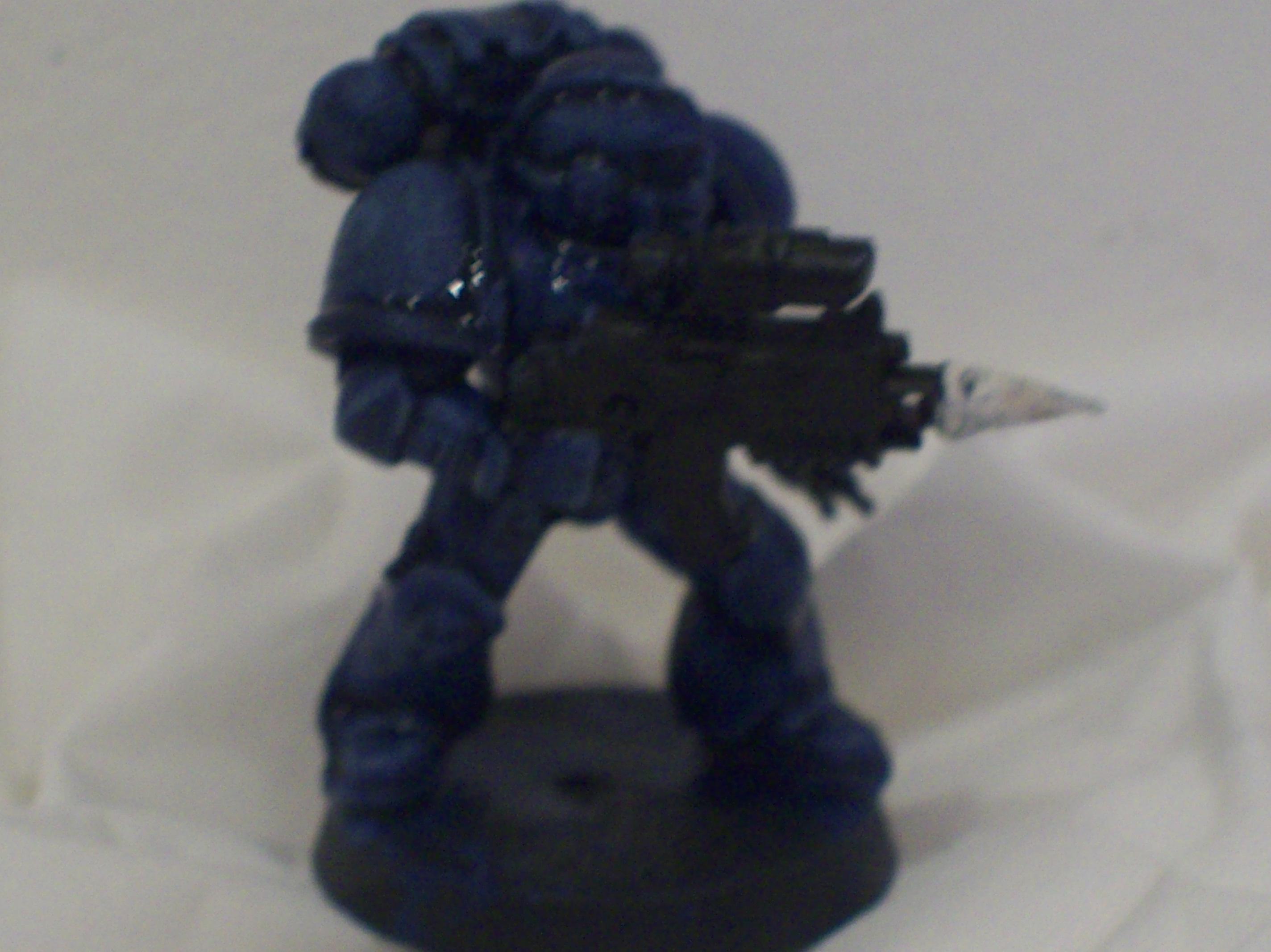 5.) I then liberally applied a 1:1 mix of Asurmen Blue and Badab Black wash all over, soaking away excess wash if it pooled to much