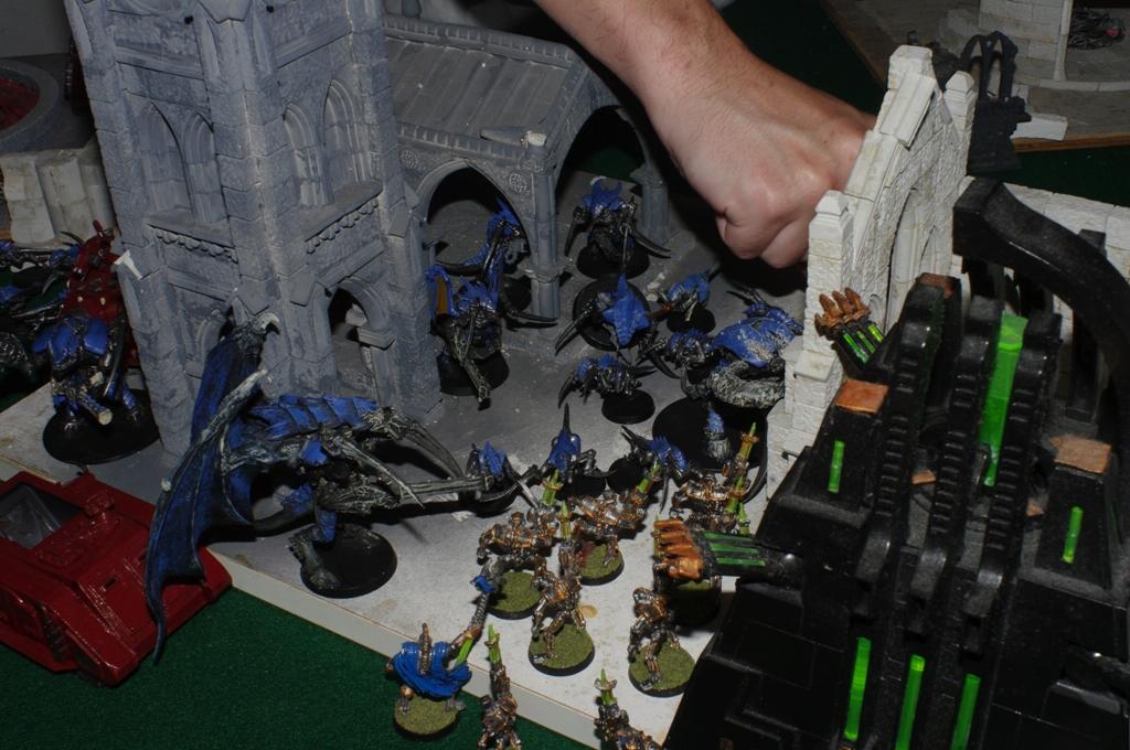 Battle, Necrons, Tyranids