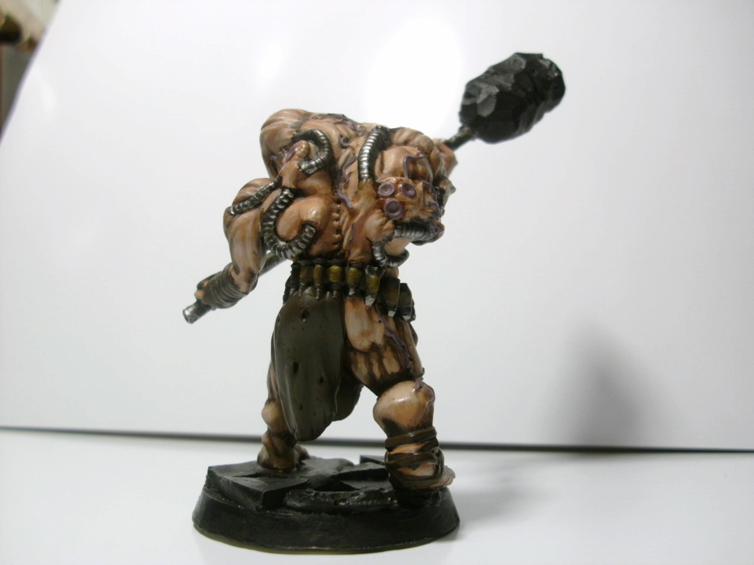 Back shot to show the detail. For those of you who love highly detailed models this is a great one and for only $12.00 U.S.D it's a steal in my opinon