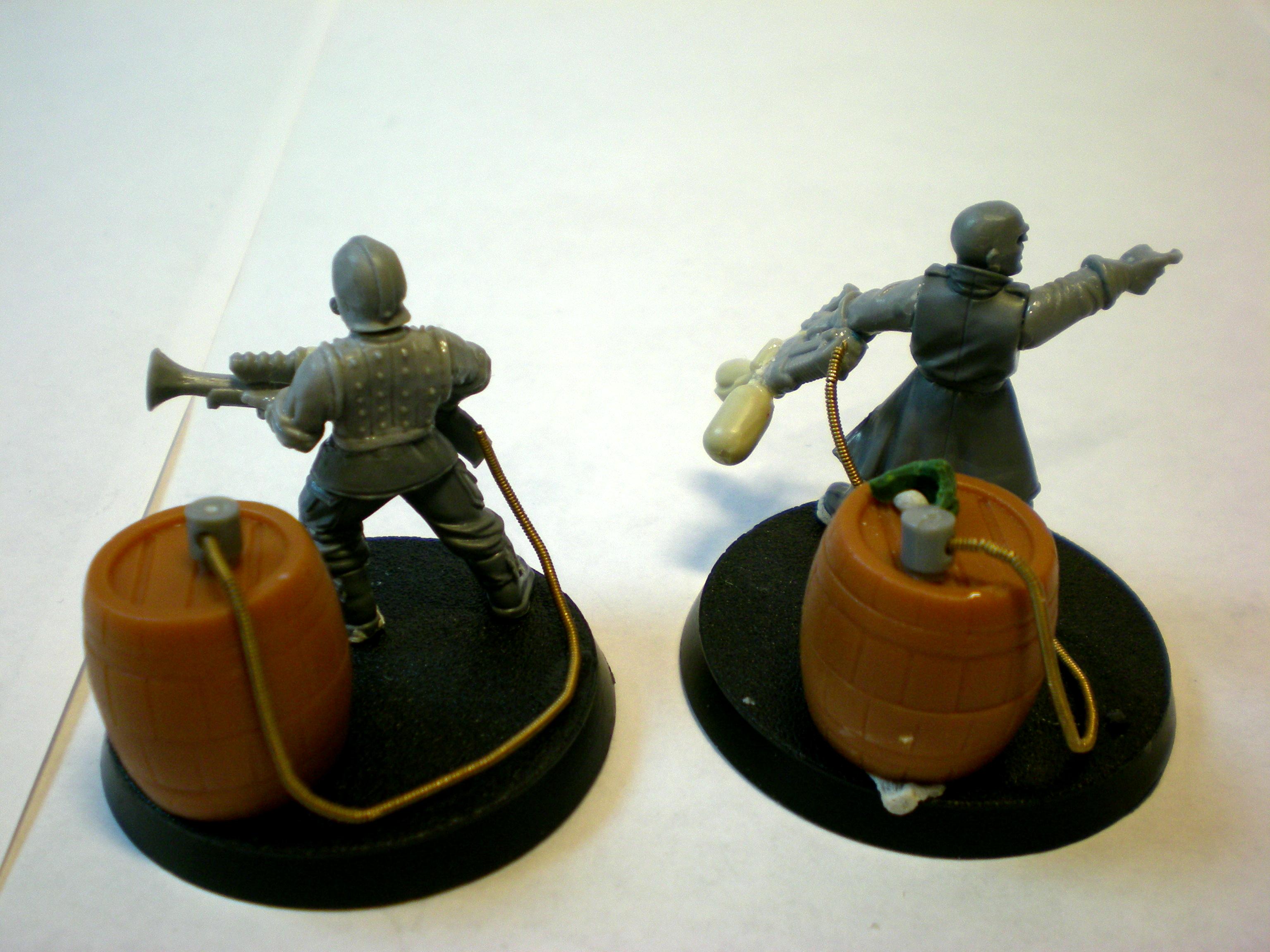 ze Doctor and assistant, now with hoses