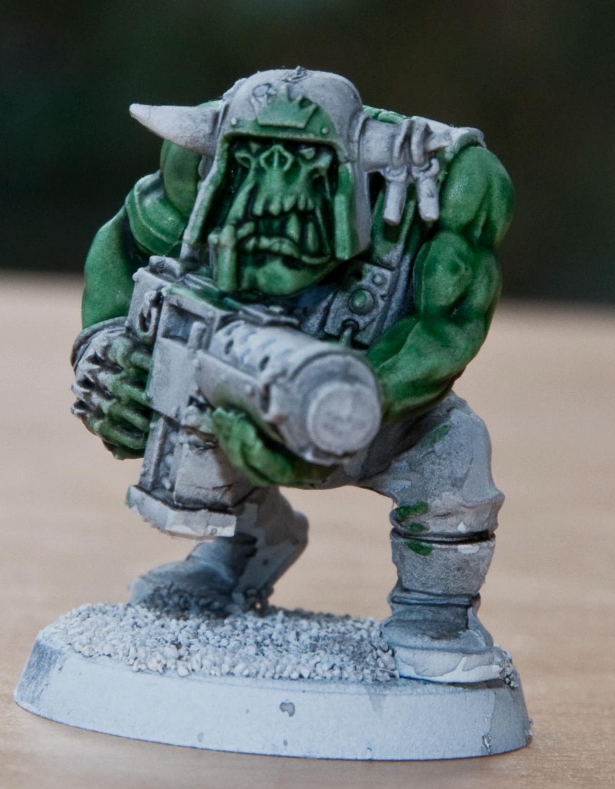 wash whole model with APJ Soft Body Black then 2 Thrakka Green washes to skin area