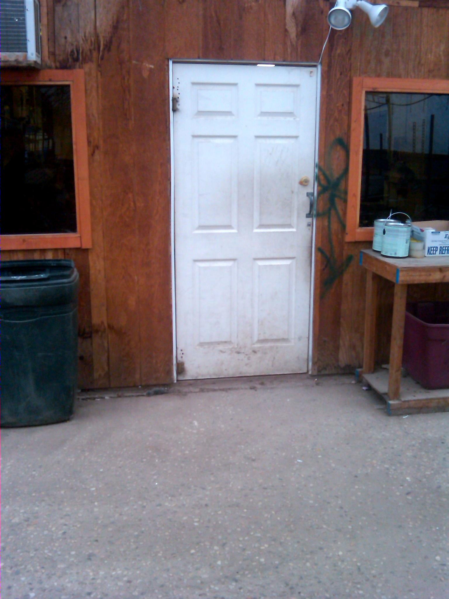 Warstore, Warstore Door