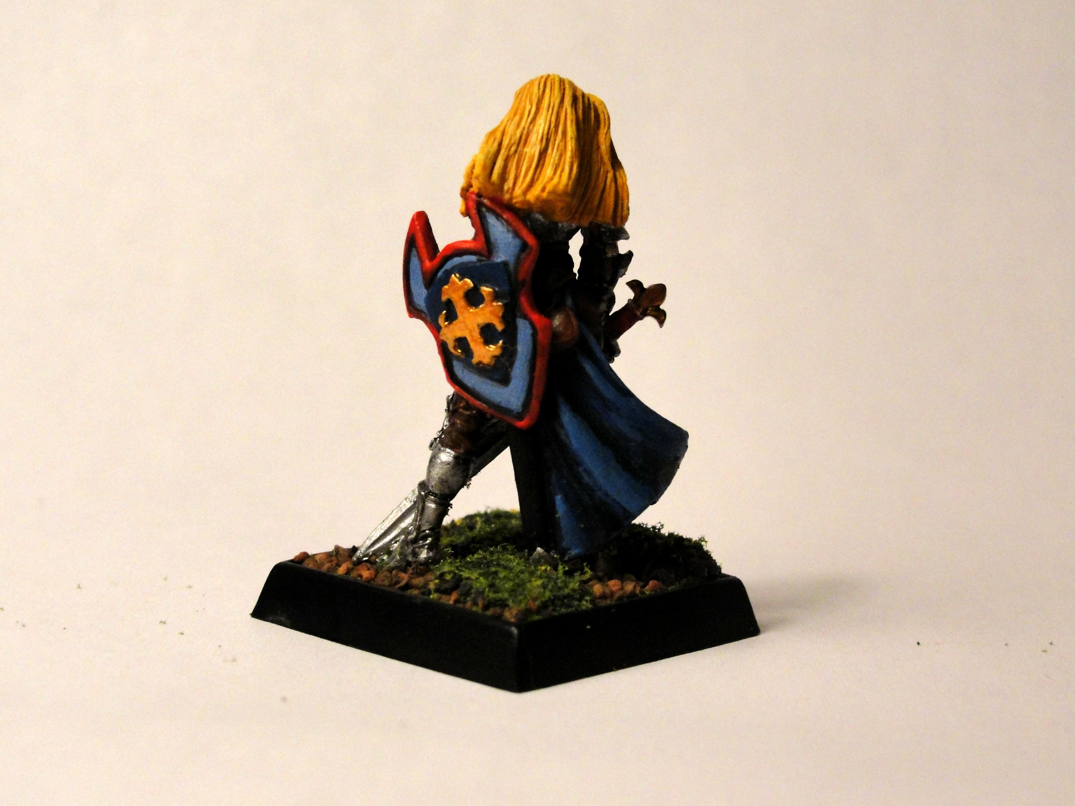 Female, Justicar, Paladin