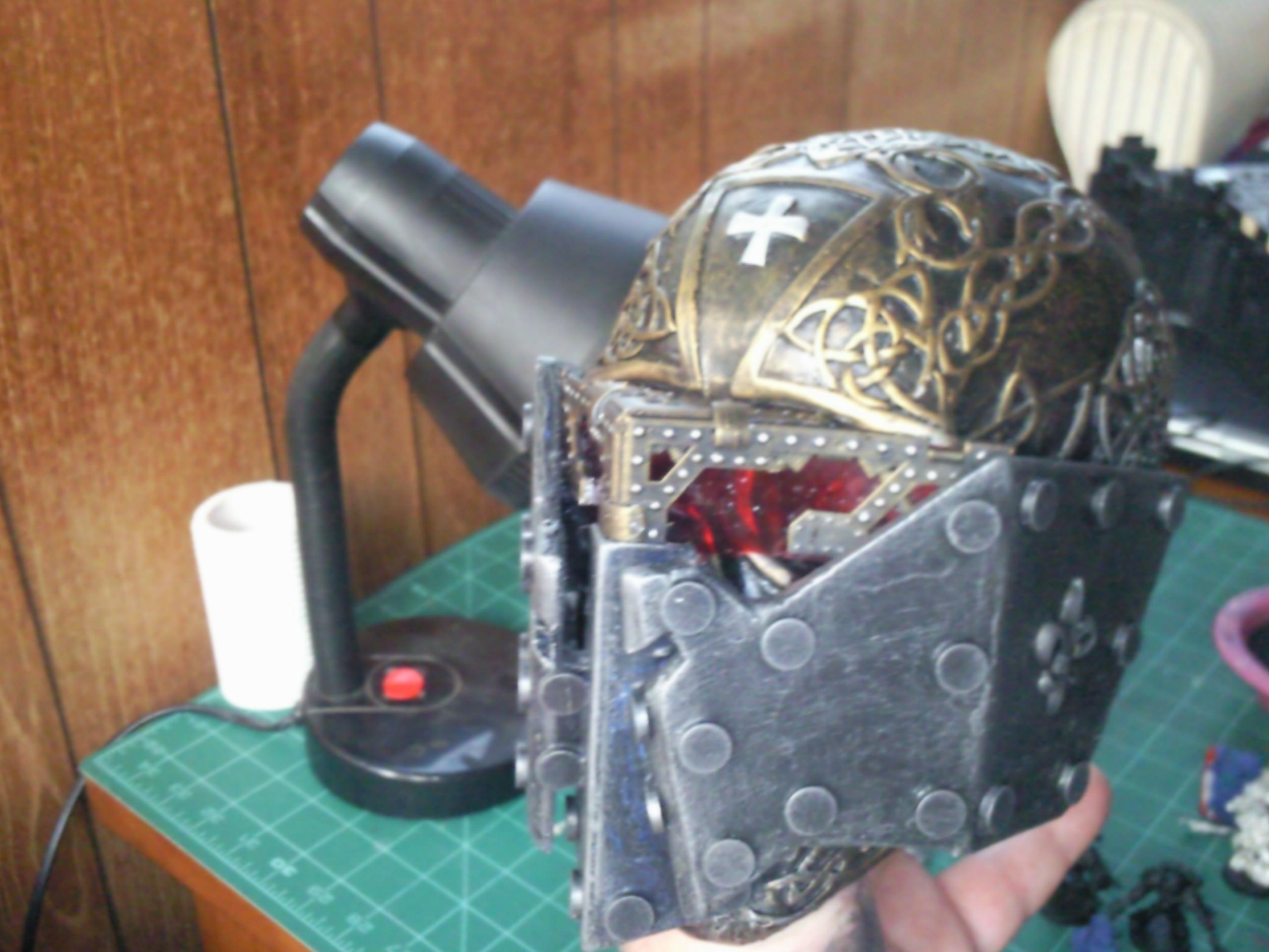 Drybrushing and Eye lenses done..now bling. Putting off doing Hips lol