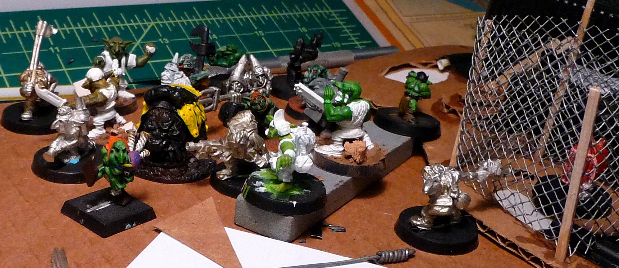 A gang of gobbos
