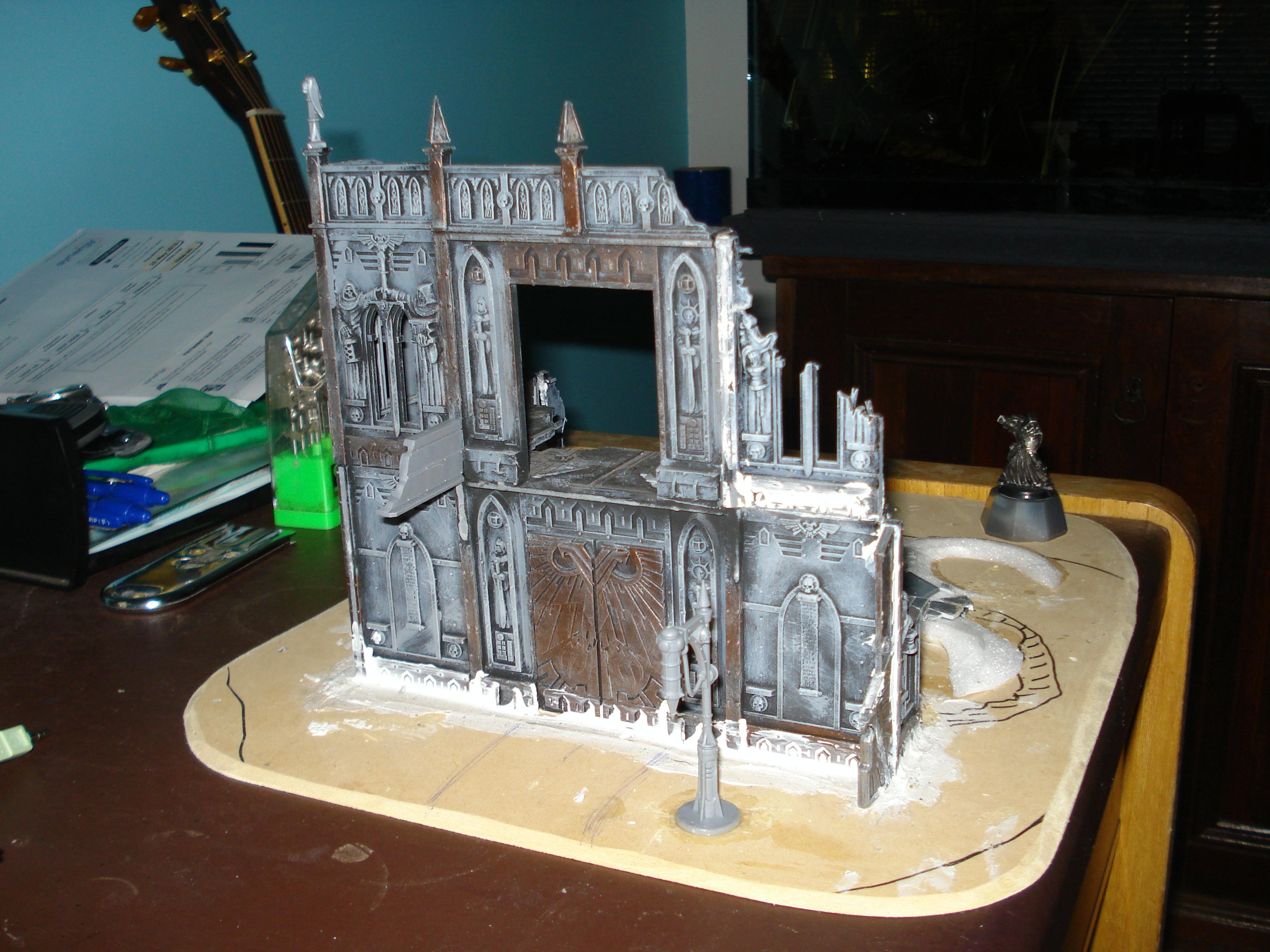 scenary that's been kicking around for a while  - I got some sort of GW building a few bday's back and have half pieced it together