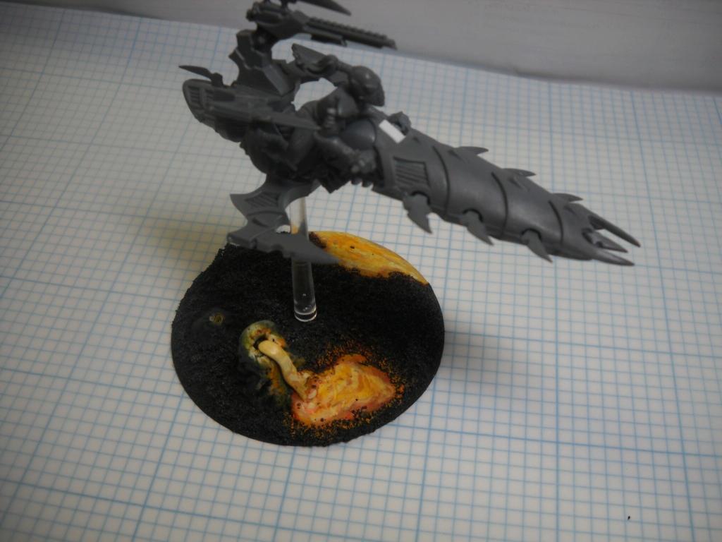 And next the start of the next lava base.  I'm ripping through them all at once. Their my side project for when I have extra greenstuff mixed